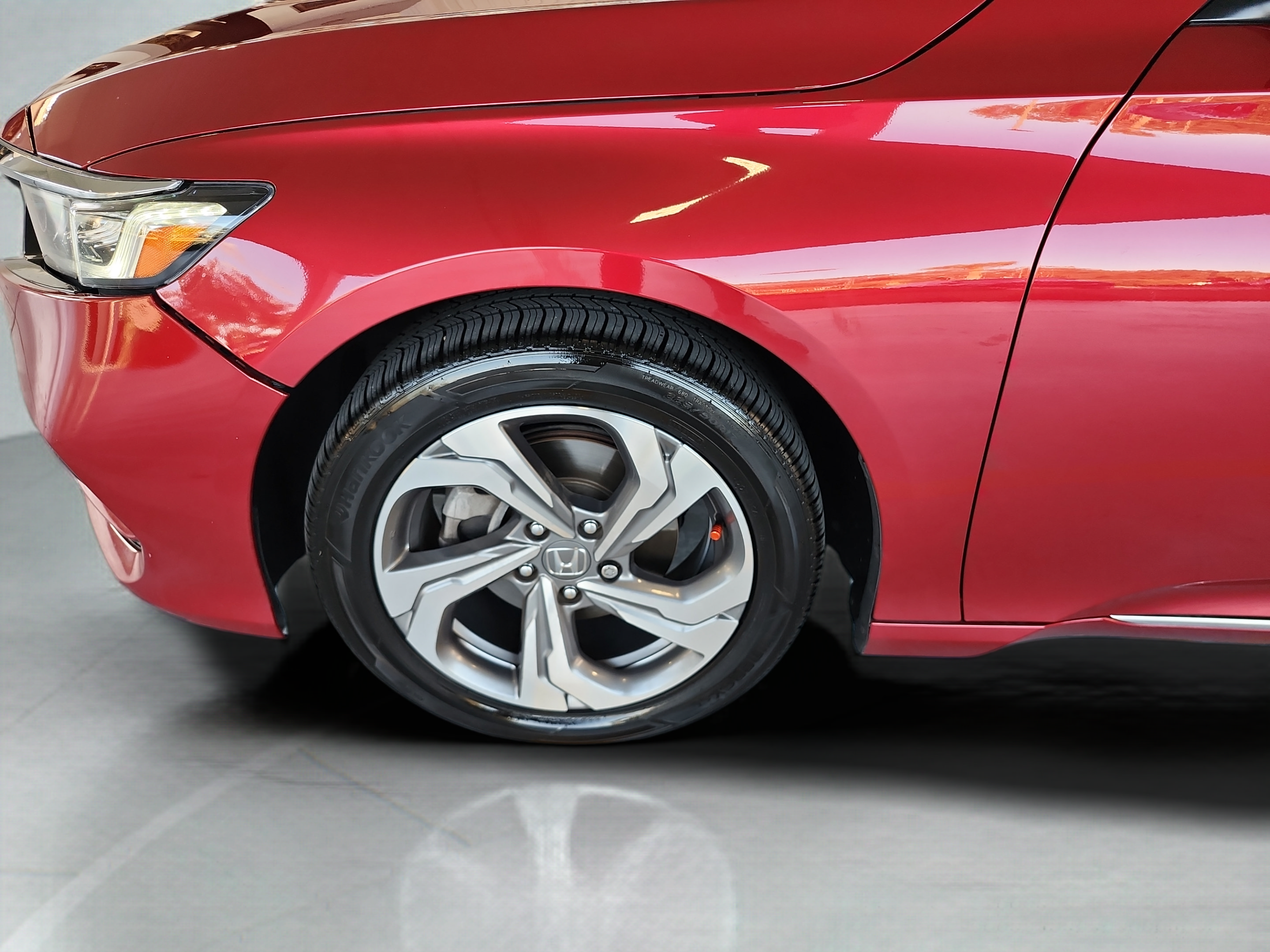 2020 Honda Accord EX-L - Photo 11
