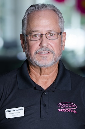 Staff member Richard Vontalge from ID_57370a432d53