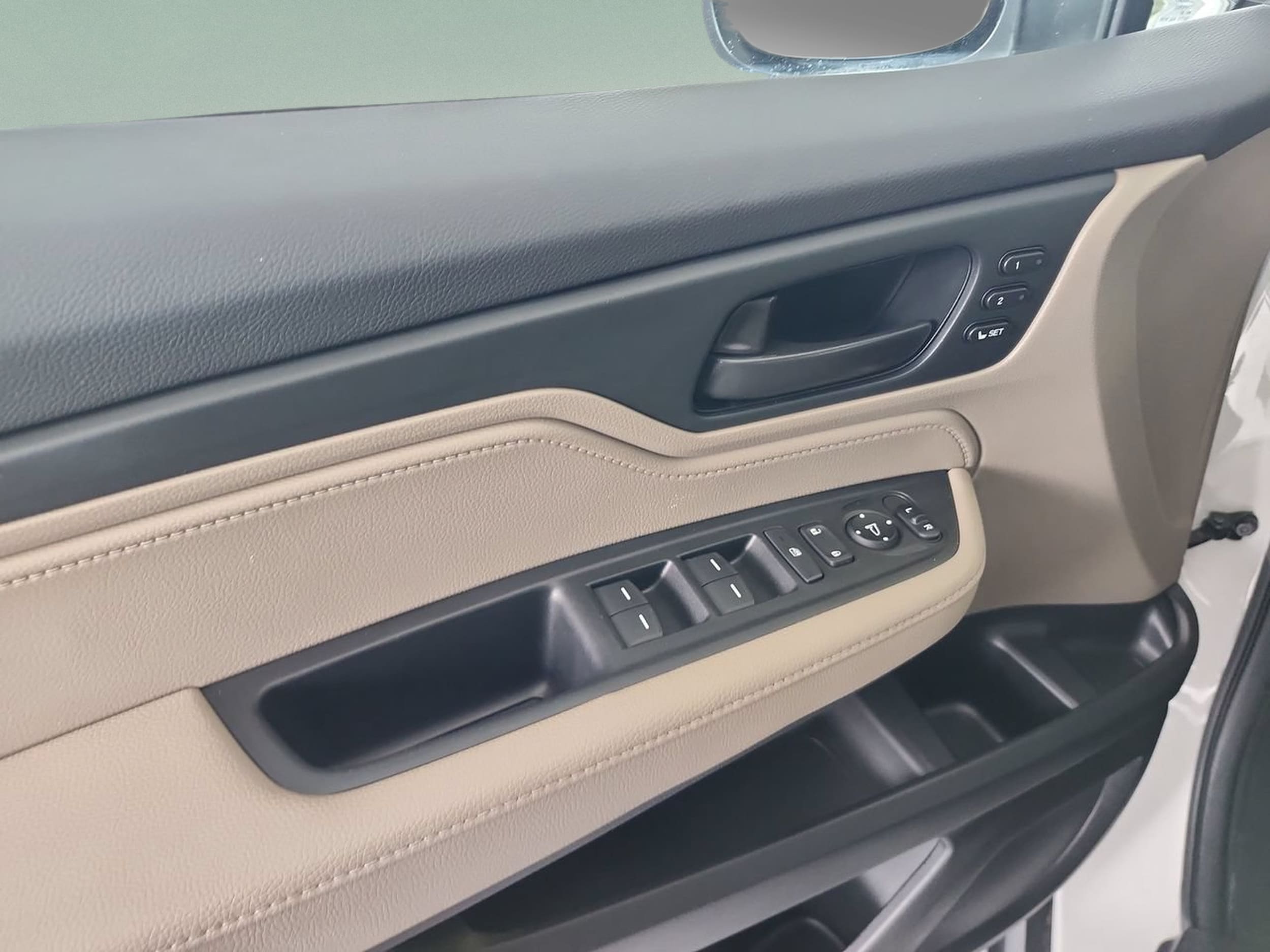 2024 Honda Odyssey EX-L - Photo 17