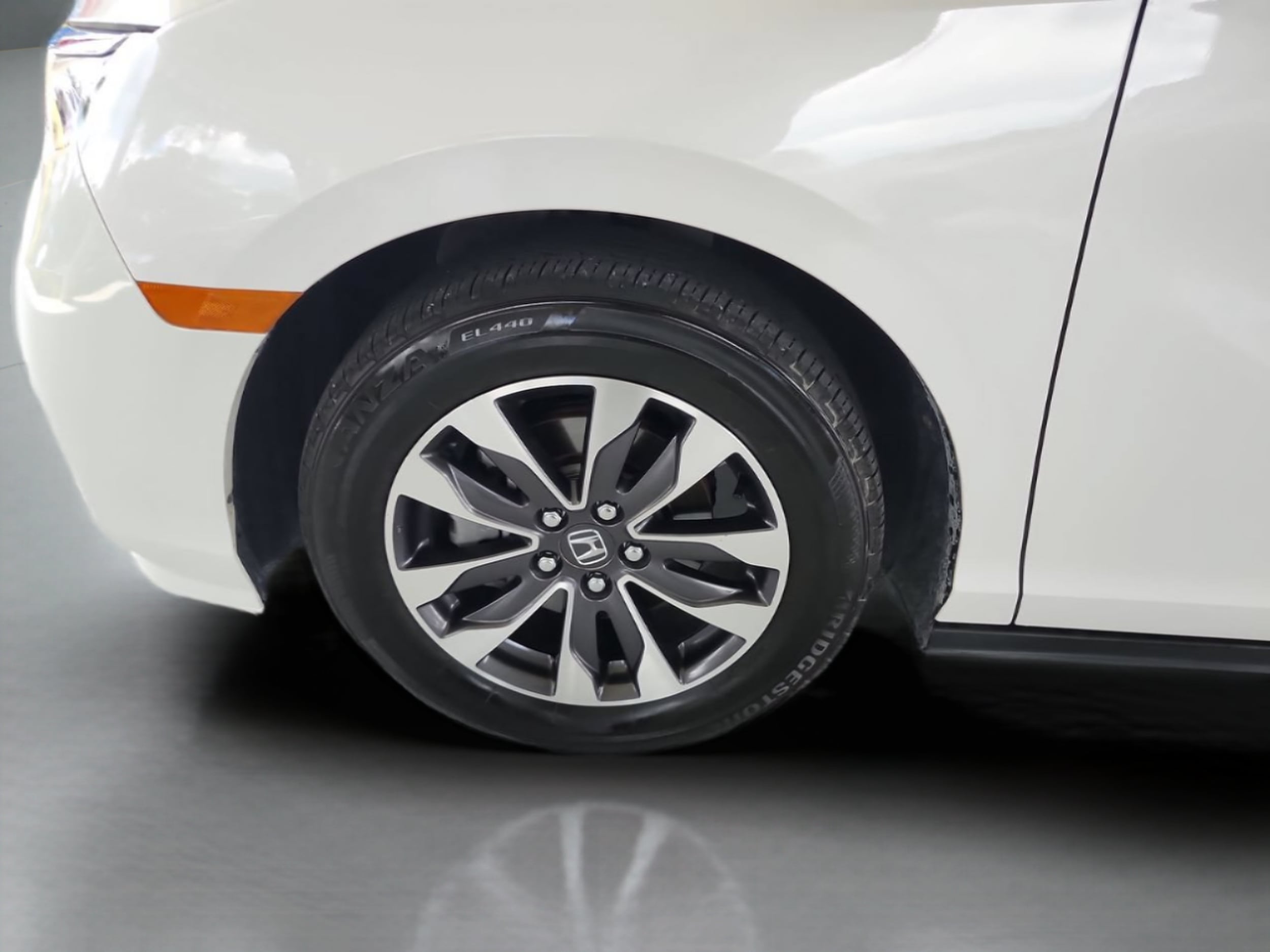 2024 Honda Odyssey EX-L - Photo 32