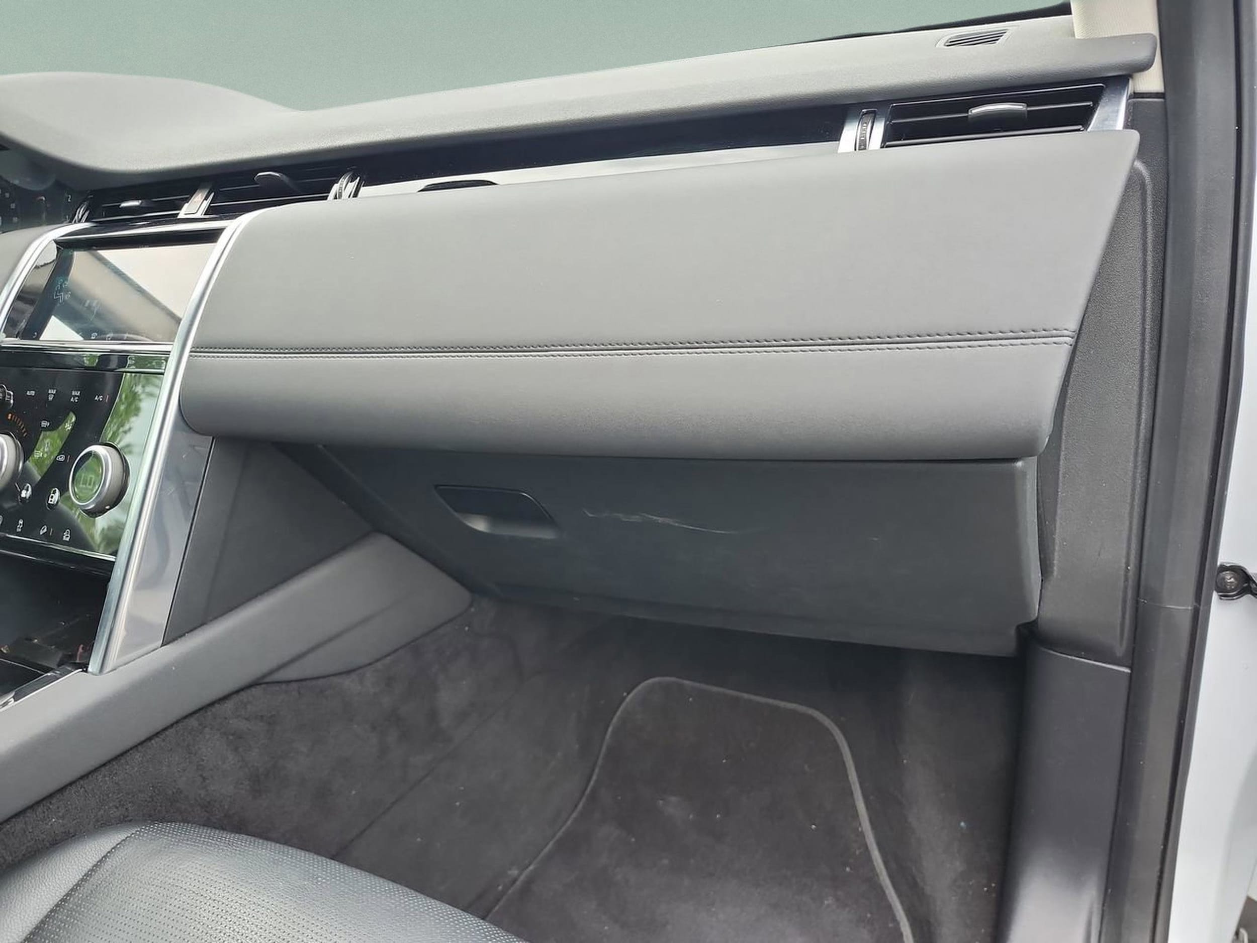 2020 Land Rover Discovery Sport SE - Photo 18