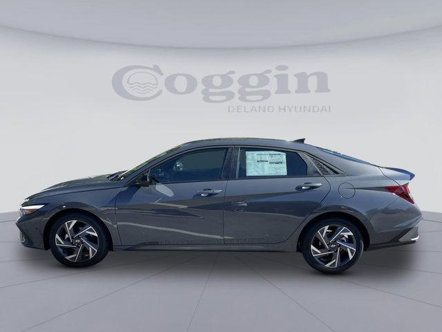 2025 Hyundai Elantra SEL Sport photo 2