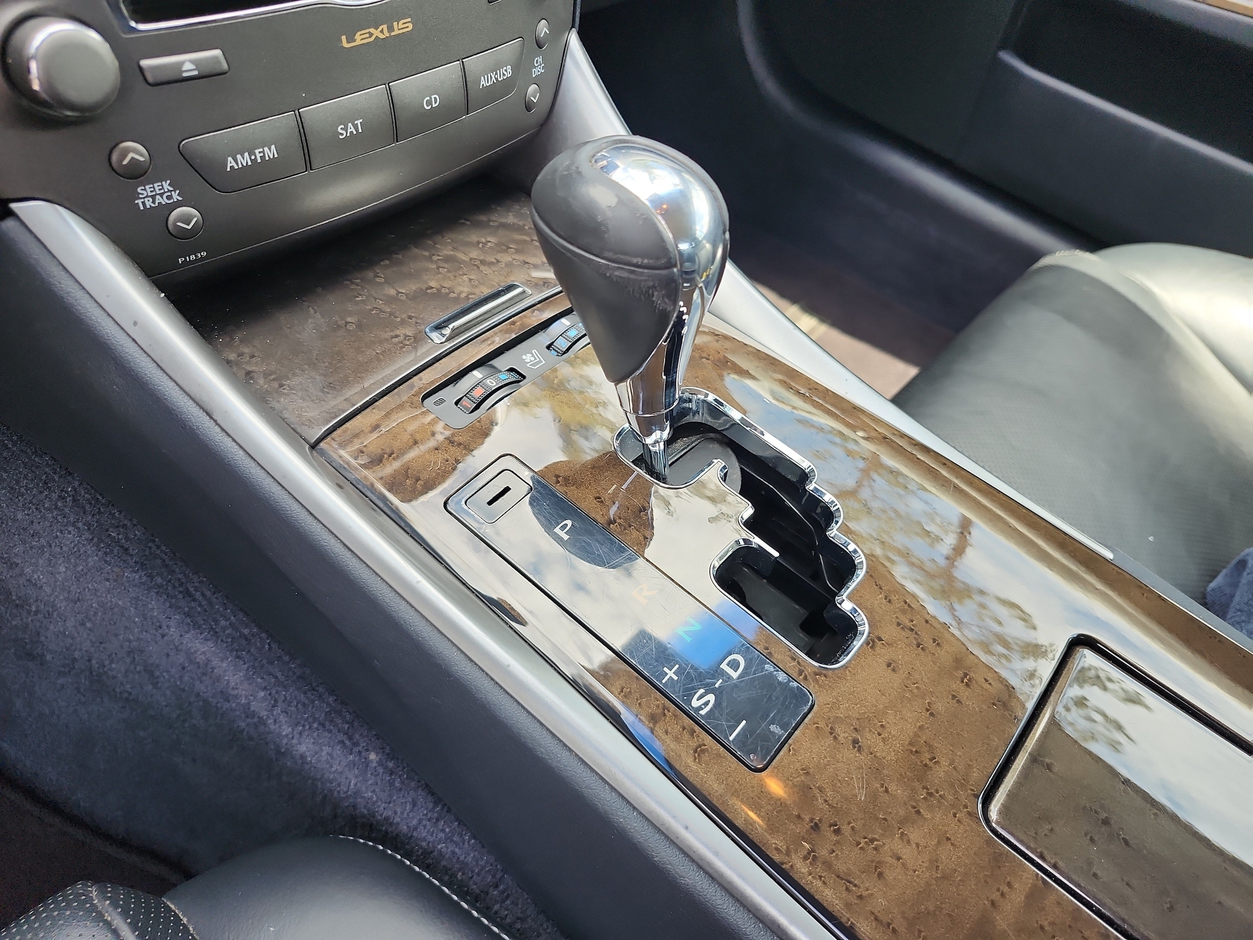 2012 Lexus IS 350 - Photo 16