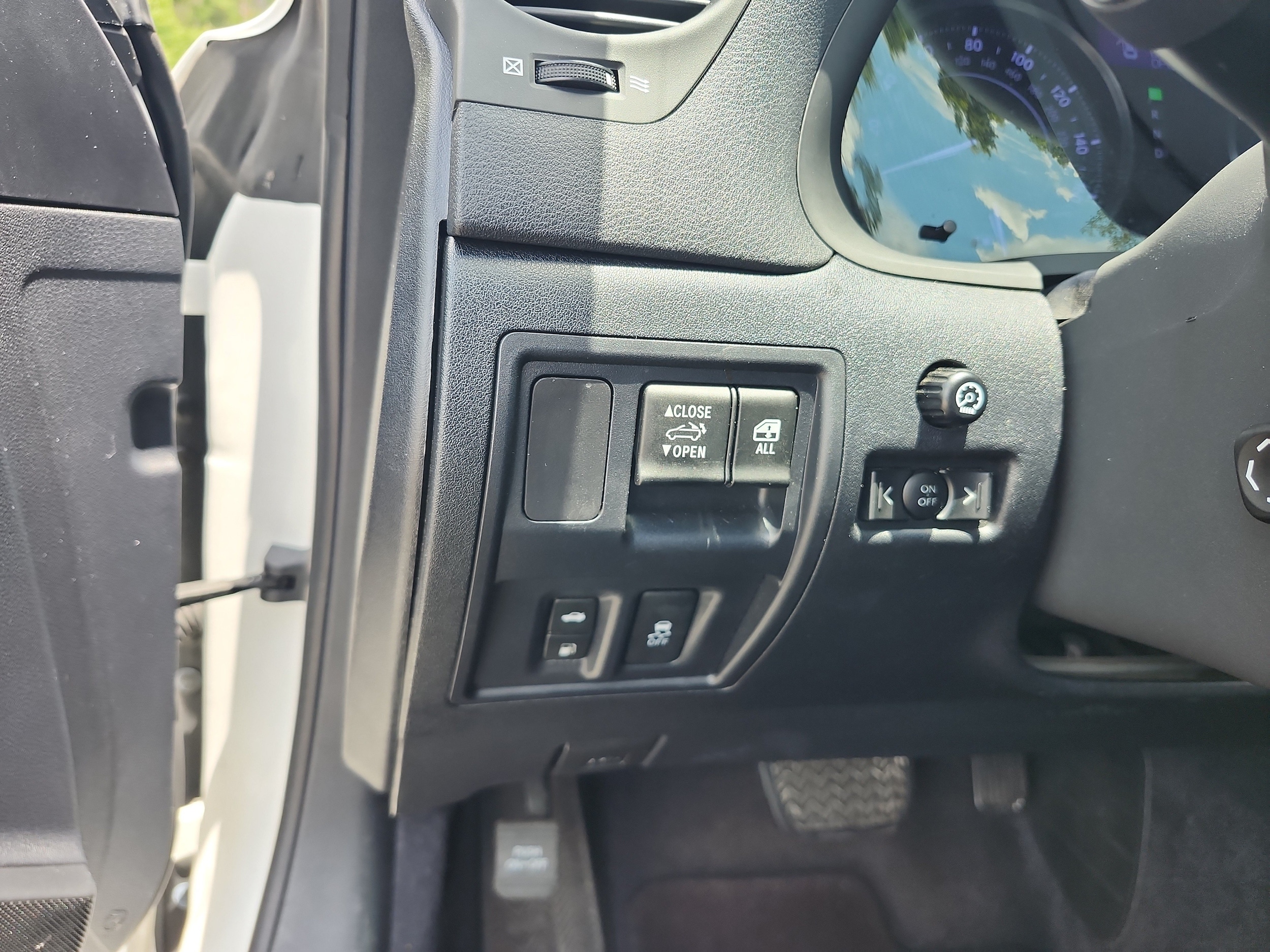 2012 Lexus IS 350 - Photo 15