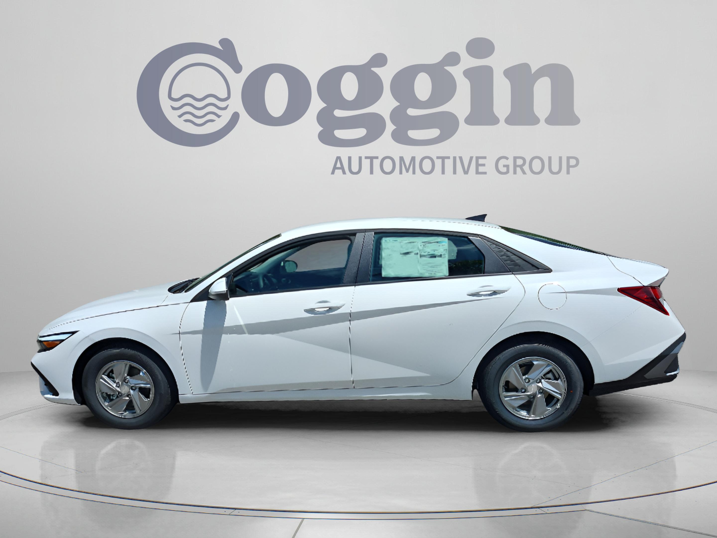 New 2026 Hyundai Elantra SE Sedan
