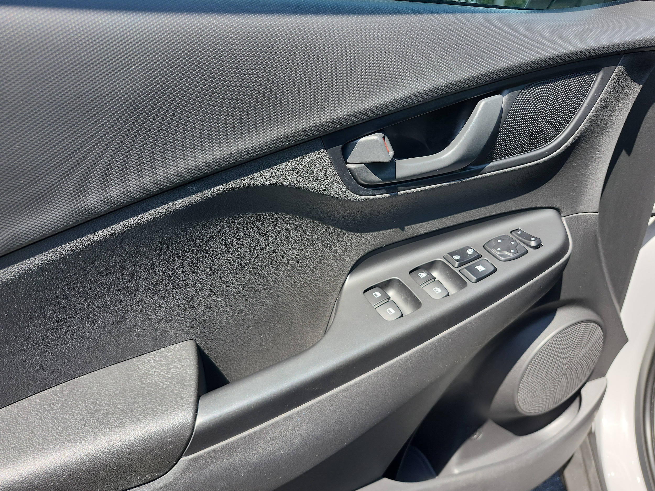 2023 Hyundai Kona SEL - Photo 18