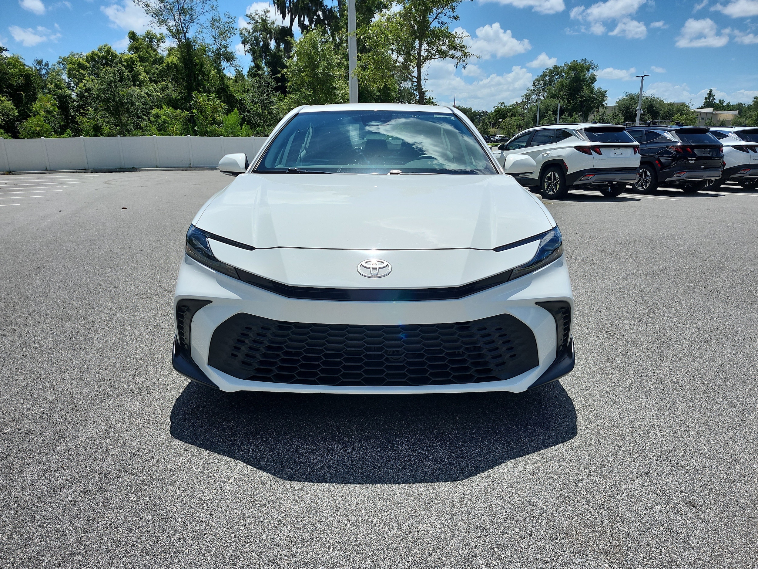 2025 Toyota Camry SE - Photo 9