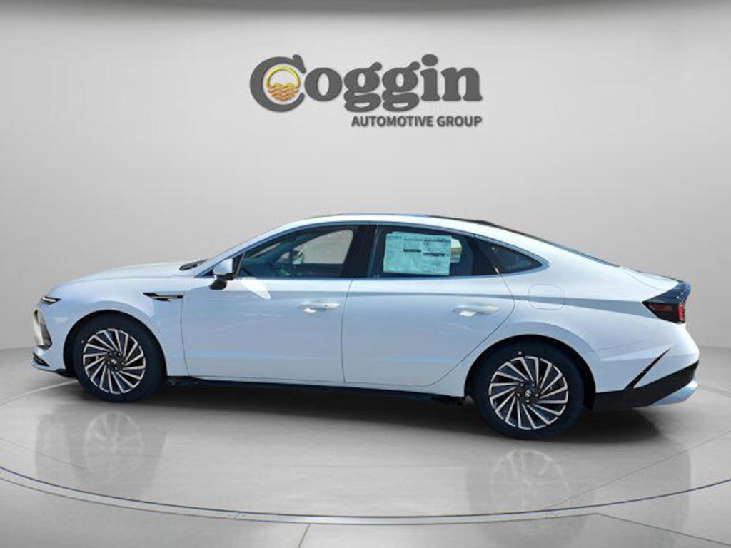 New 2026 Hyundai Sonata Hybrid SEL Sedan