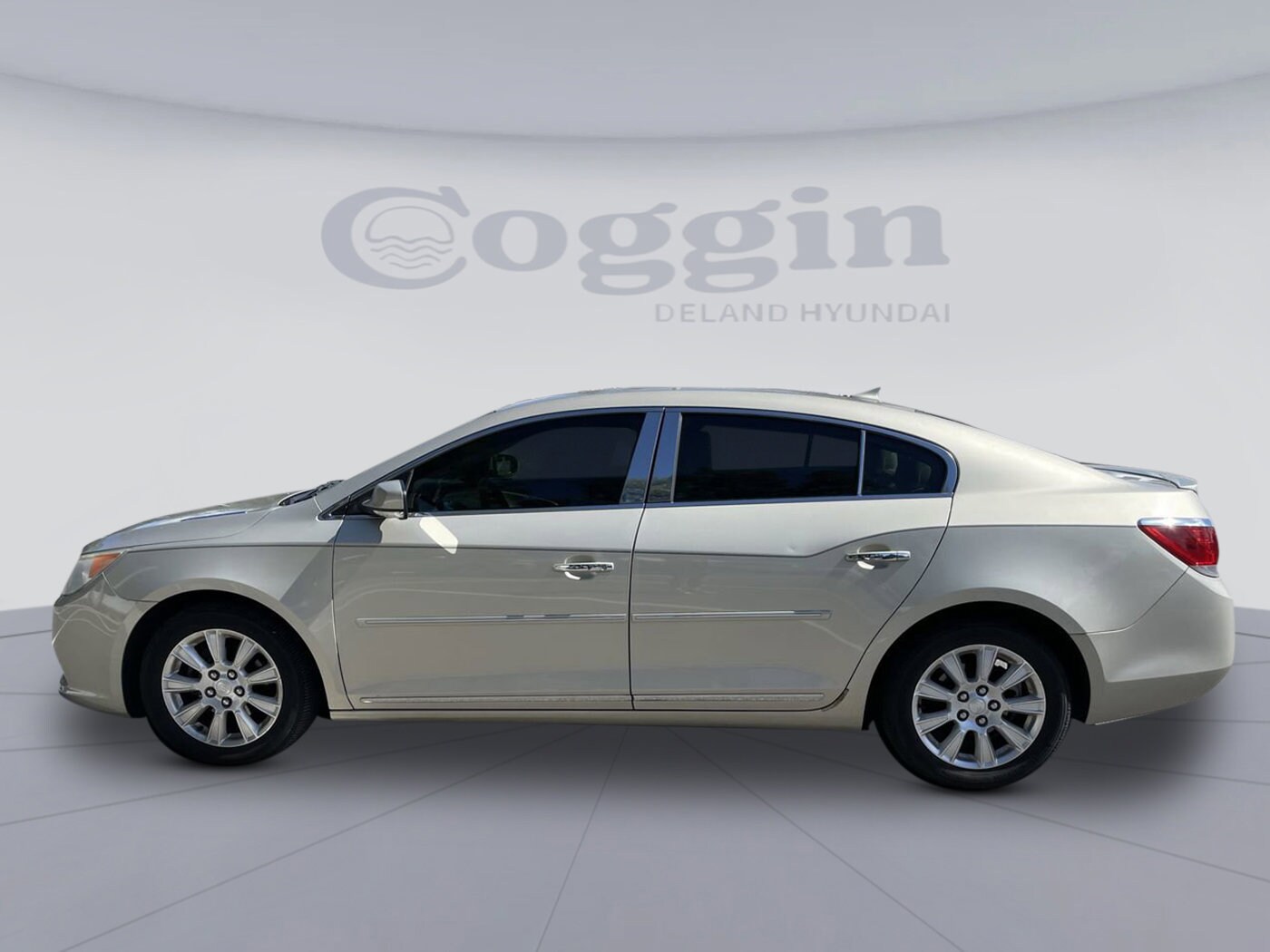 2013 Buick LaCrosse Leather photo 2