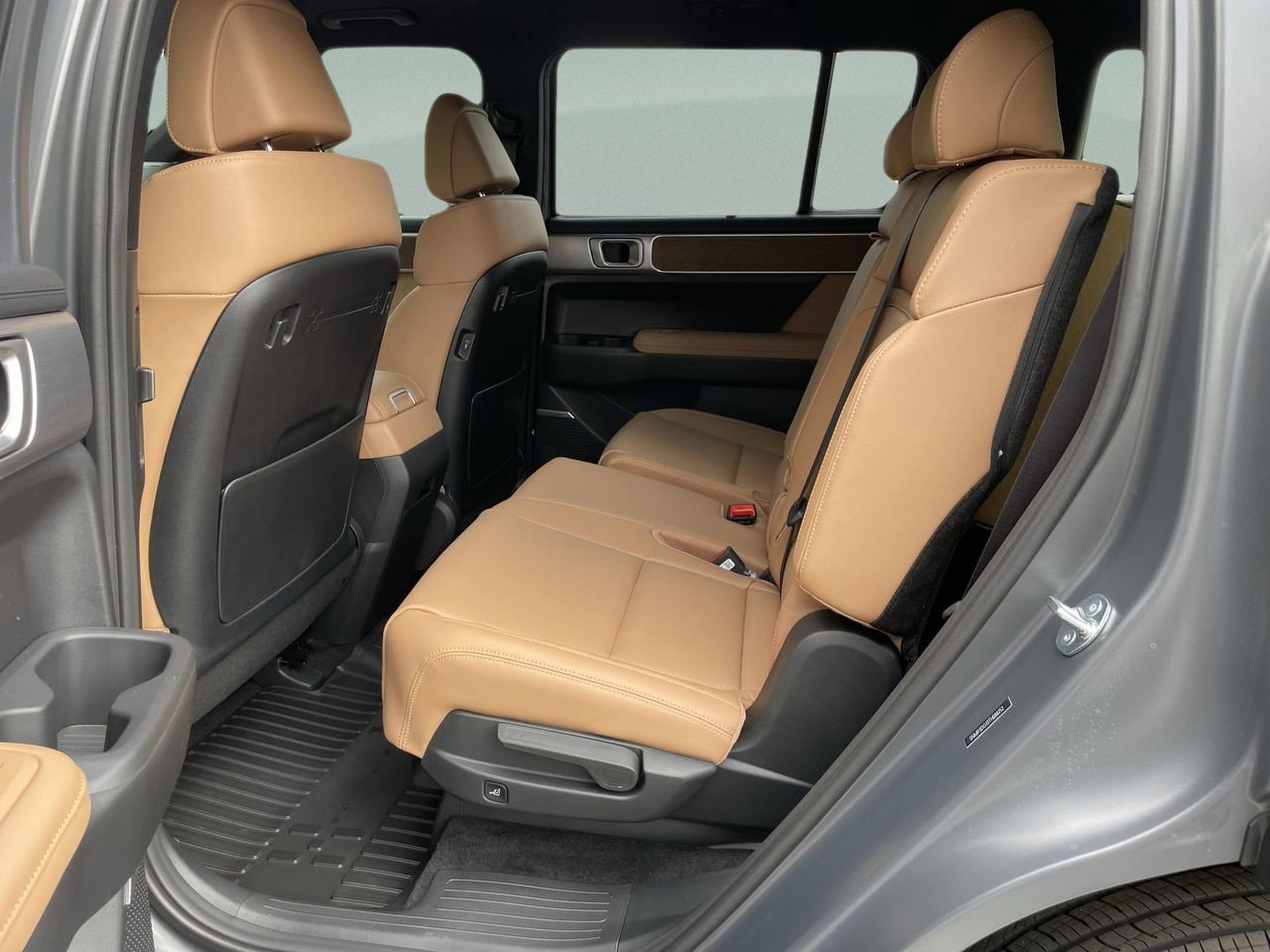 2026 Hyundai Santa Fe Limited - Photo 17