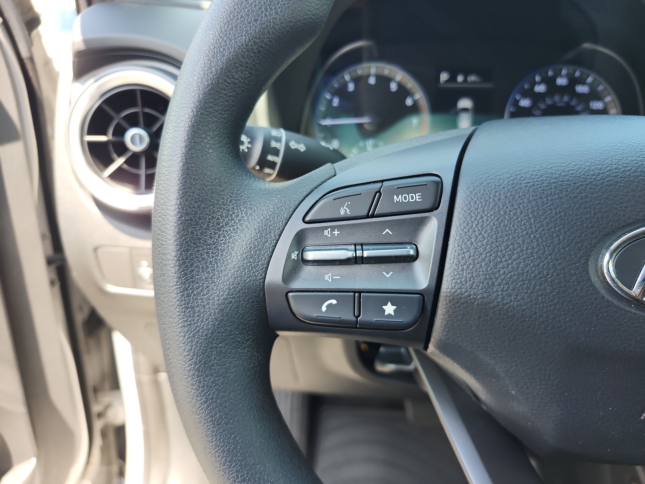 2023 Hyundai Kona SEL - Photo 15