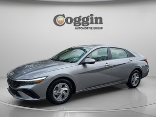 2024 Hyundai Elantra SE Sedan