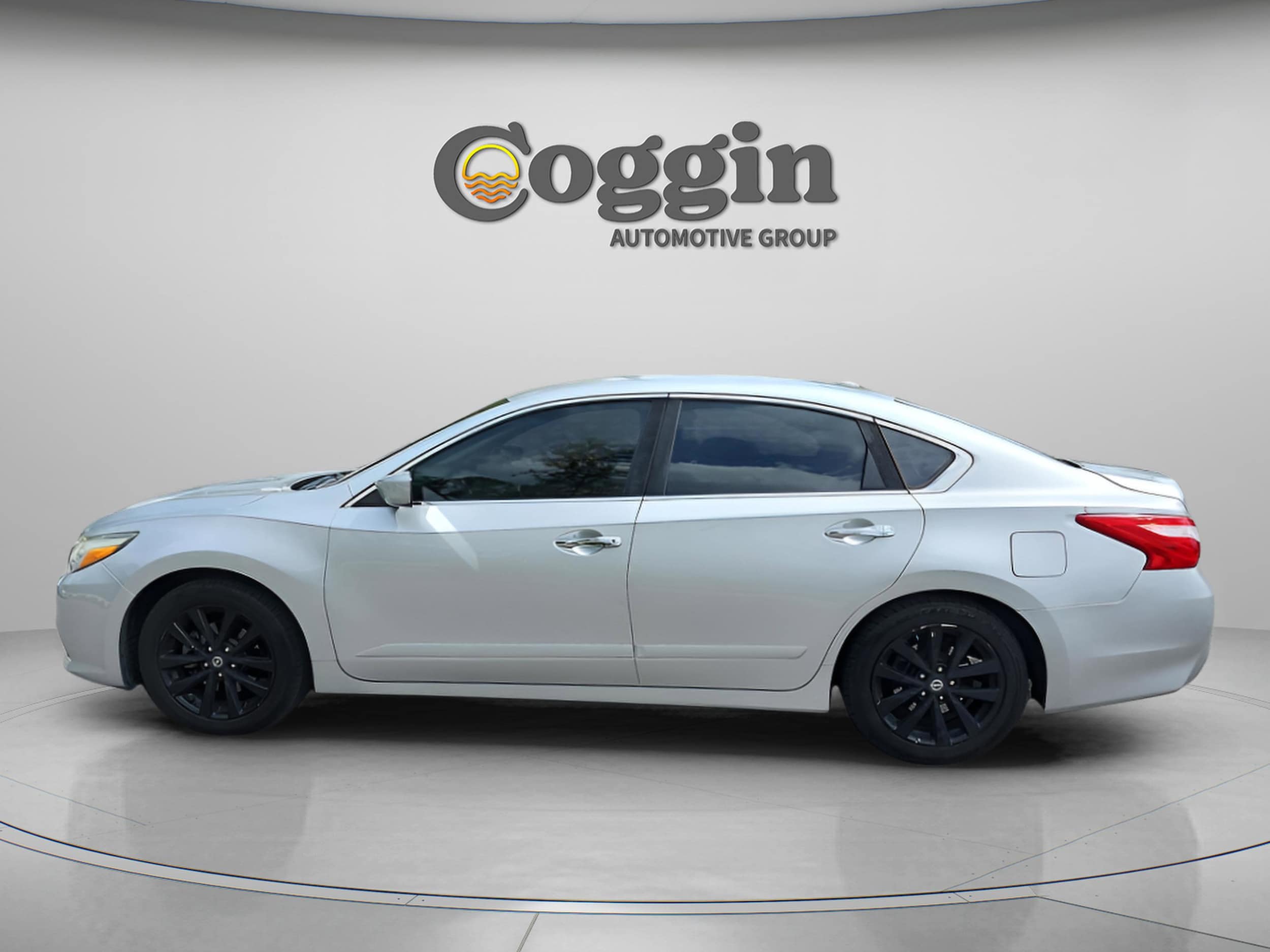 Used 2016 Nissan Altima SV with VIN 1N4AL3AP5GC133957 for sale in DeLand, FL