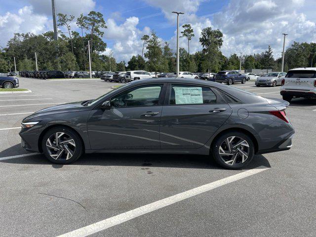 2025 Hyundai Elantra SEL Sport photo 2
