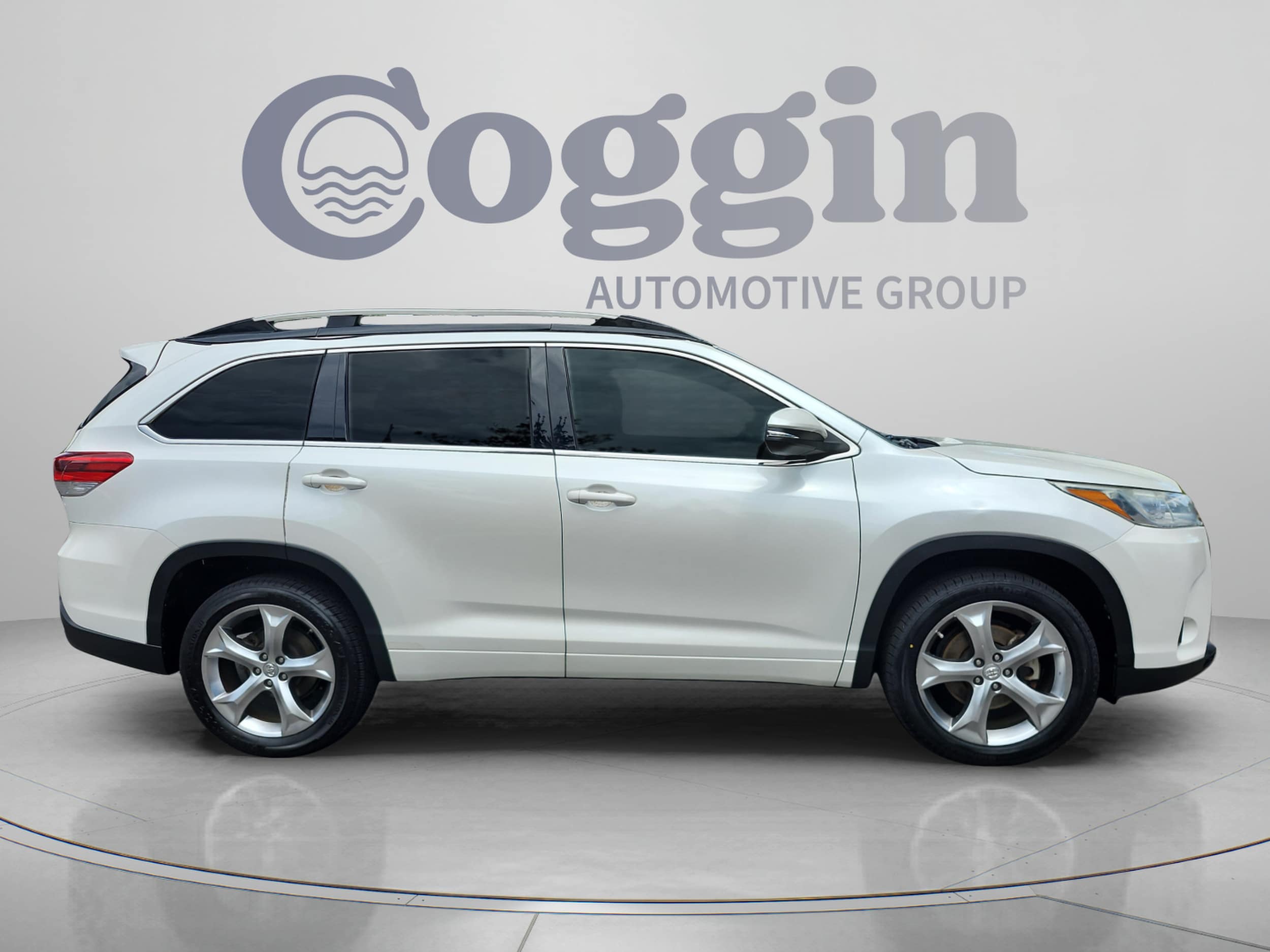 2018 Toyota Highlander LE Plus - Photo 7