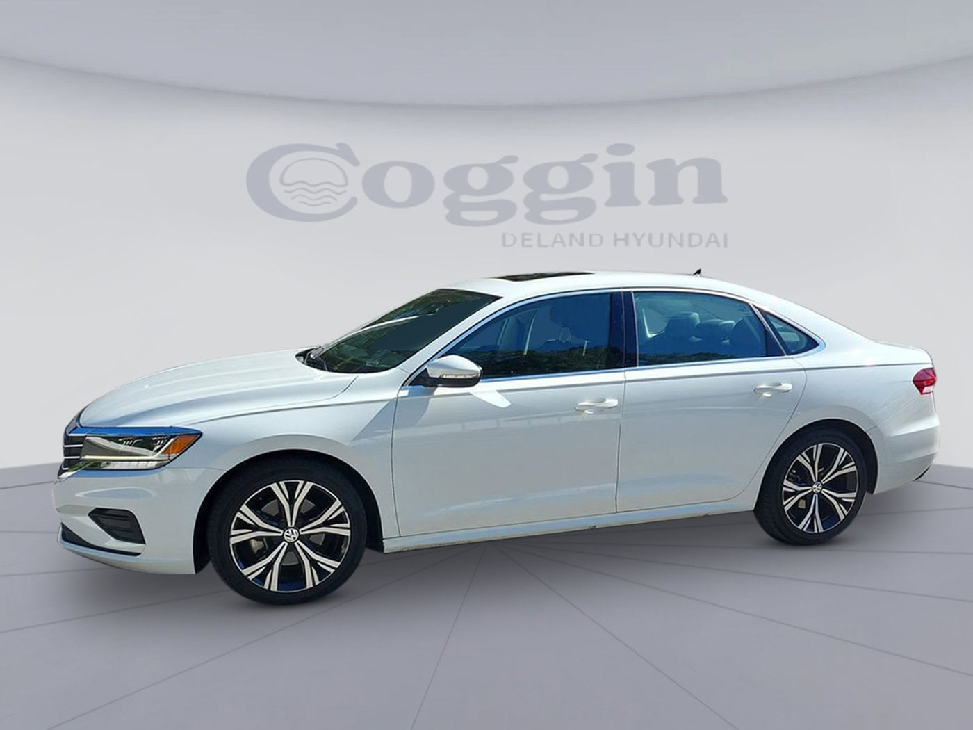 2022 Volkswagen Passat SE's photo