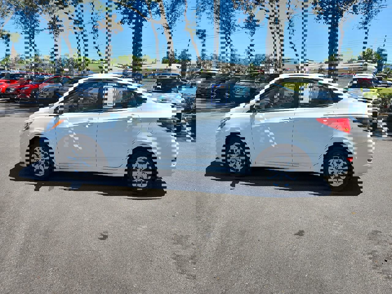 Used 2016 Hyundai Accent SE with VIN KMHCT4AE1GU082485 for sale in DeLand, FL