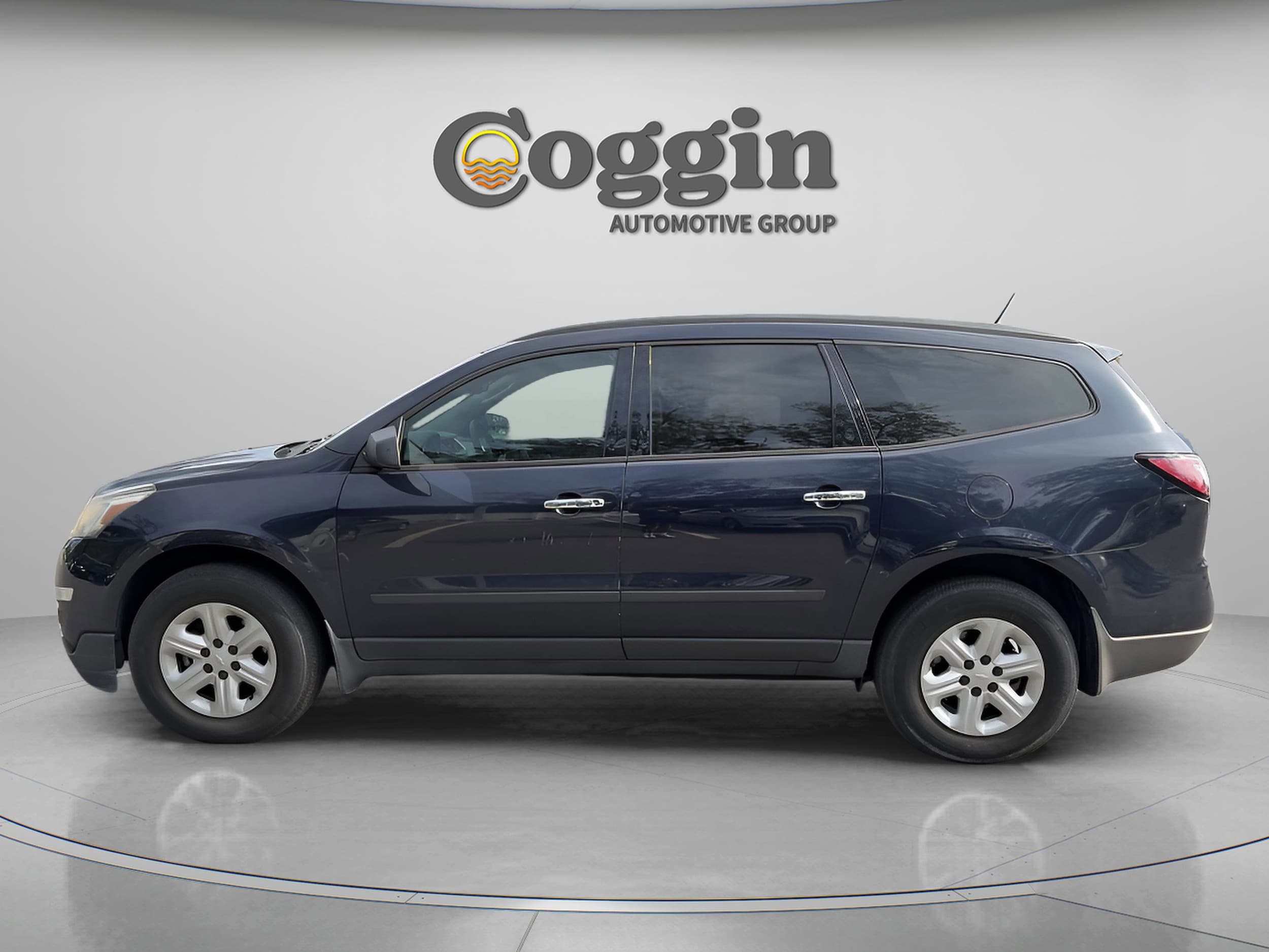 Used 2016 Chevrolet Traverse LS with VIN 1GNKRFED1GJ214763 for sale in DeLand, FL