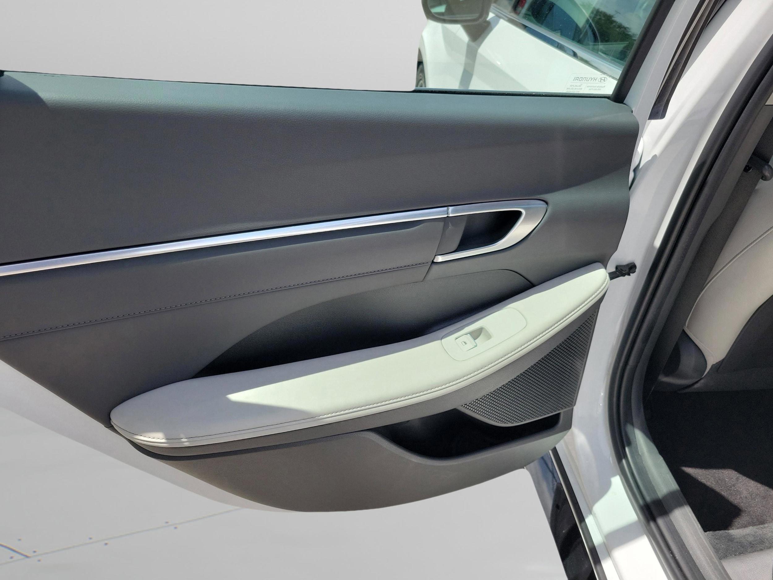 2022 Hyundai Sonata Limited - Photo 12