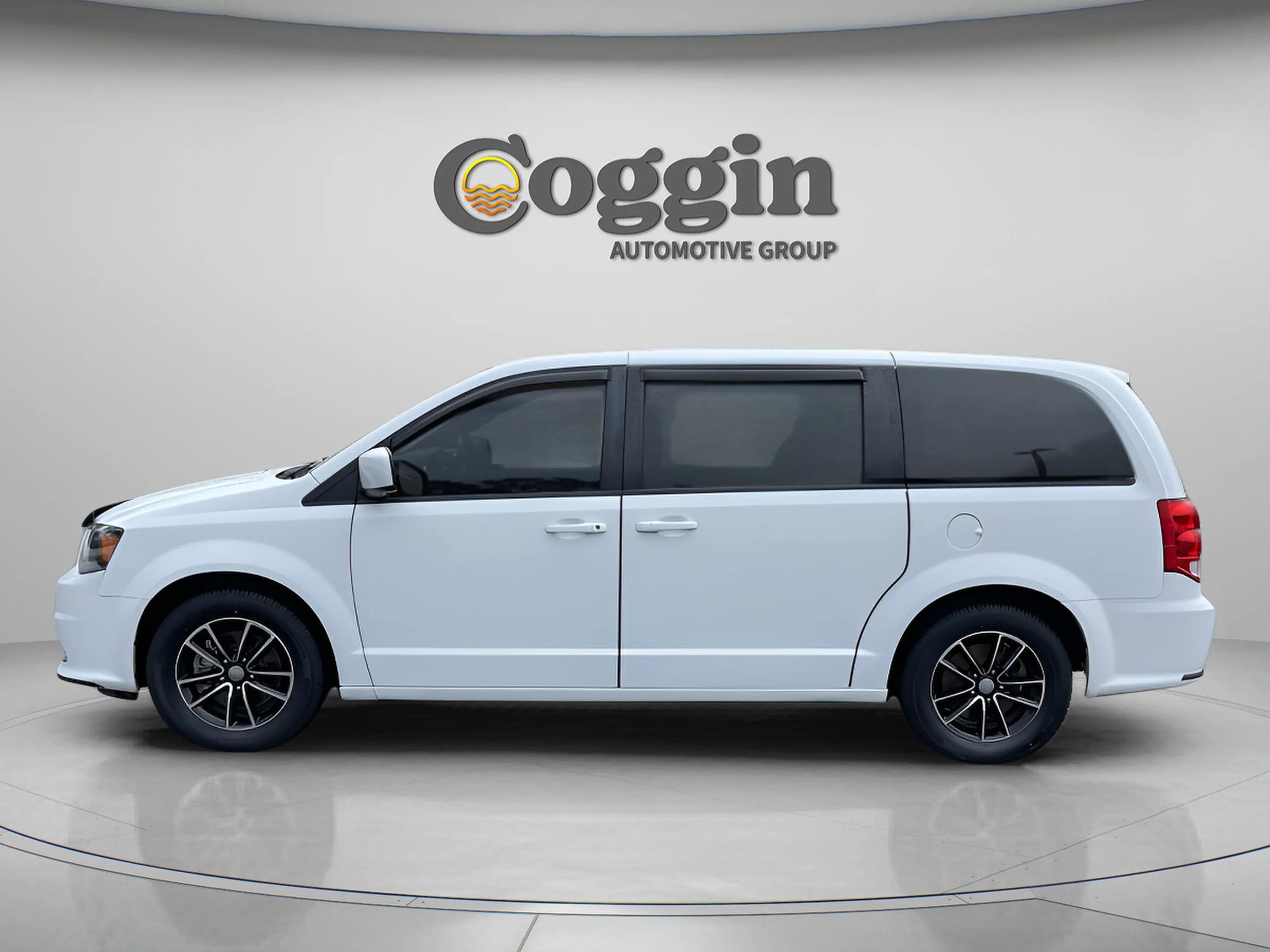 Used 2018 Dodge Grand Caravan GT with VIN 2C4RDGEG4JR214572 for sale in DeLand, FL