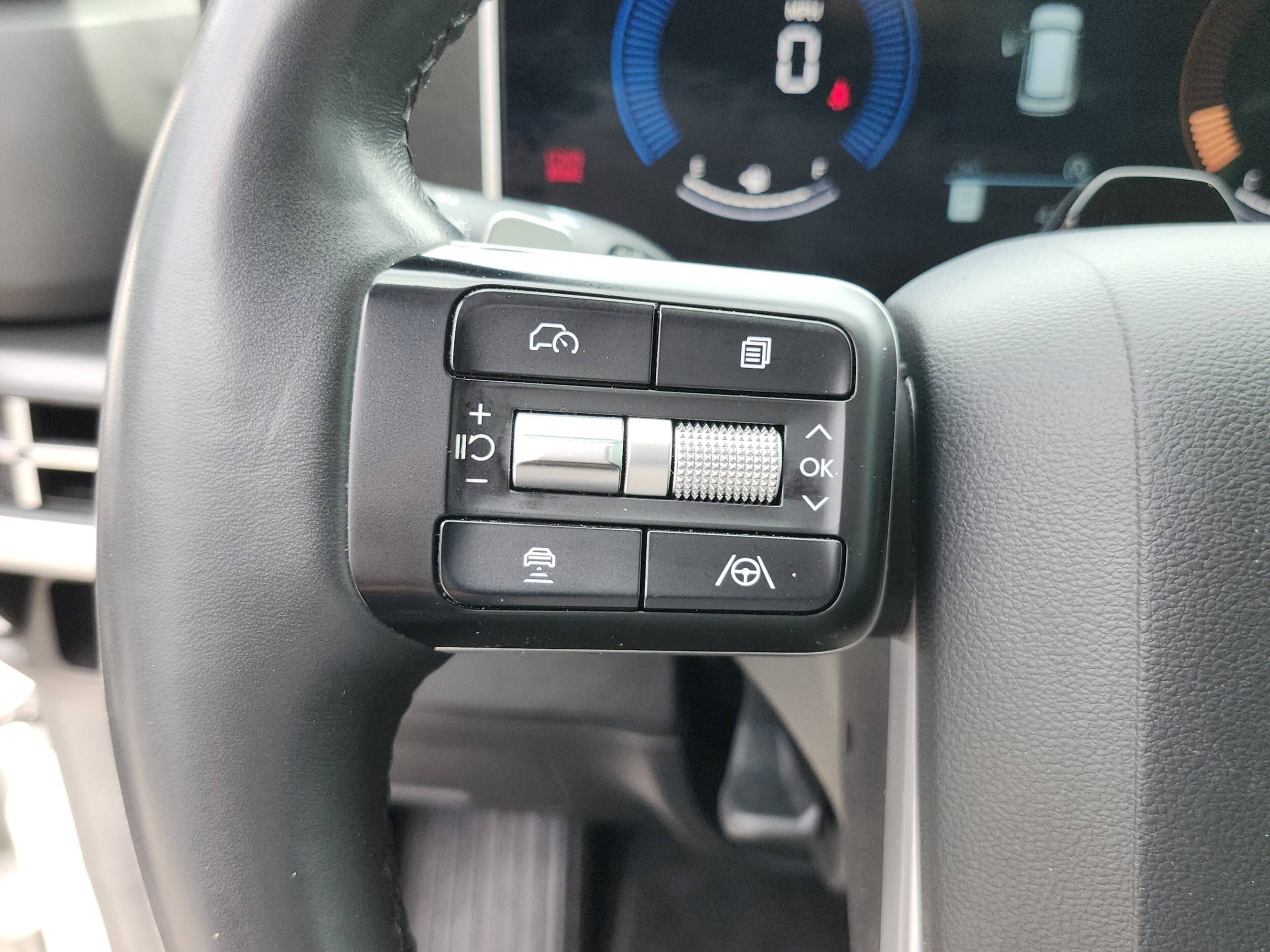 2025 Hyundai Santa Fe SEL - Photo 16