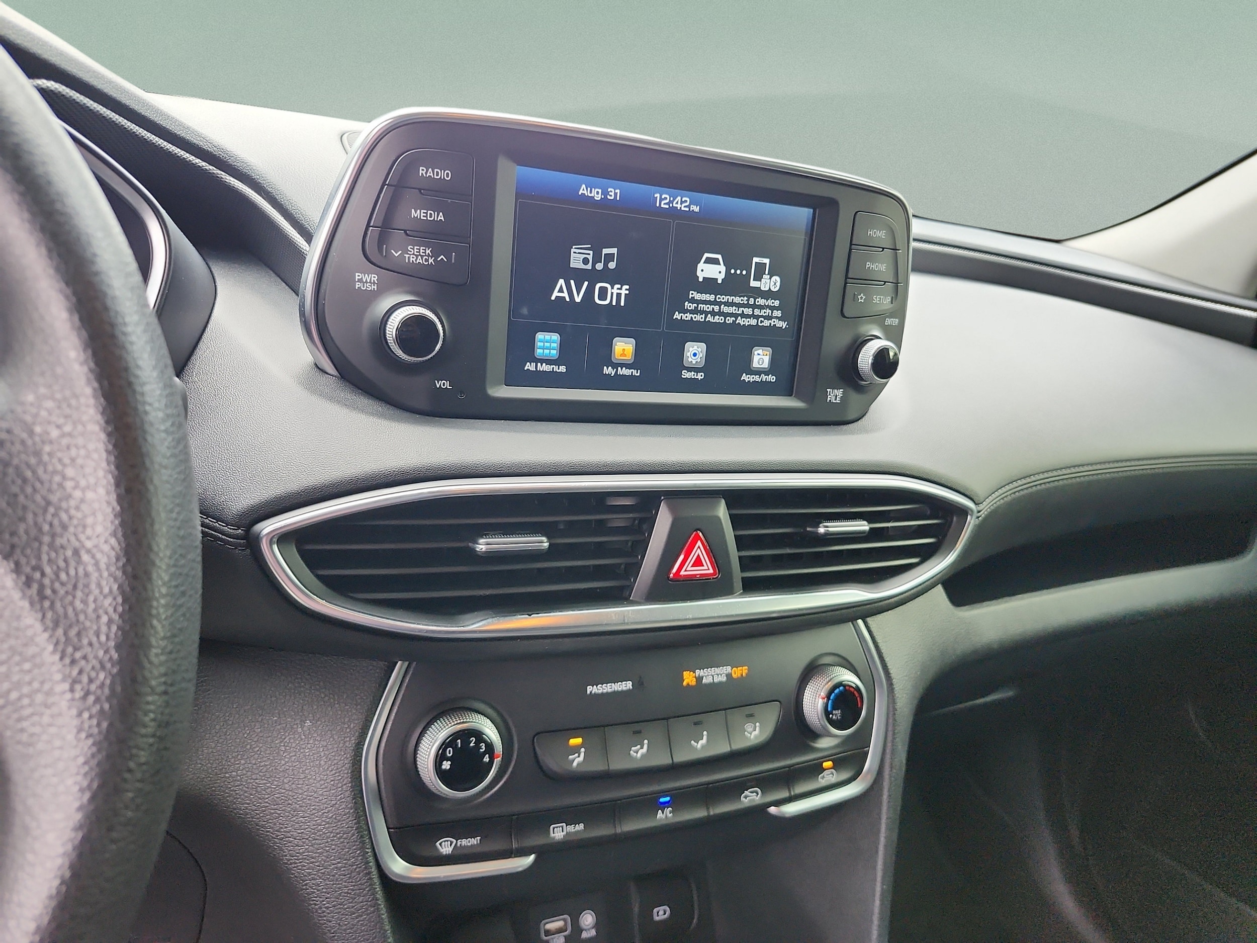 2019 Hyundai Santa Fe SE - Photo 13