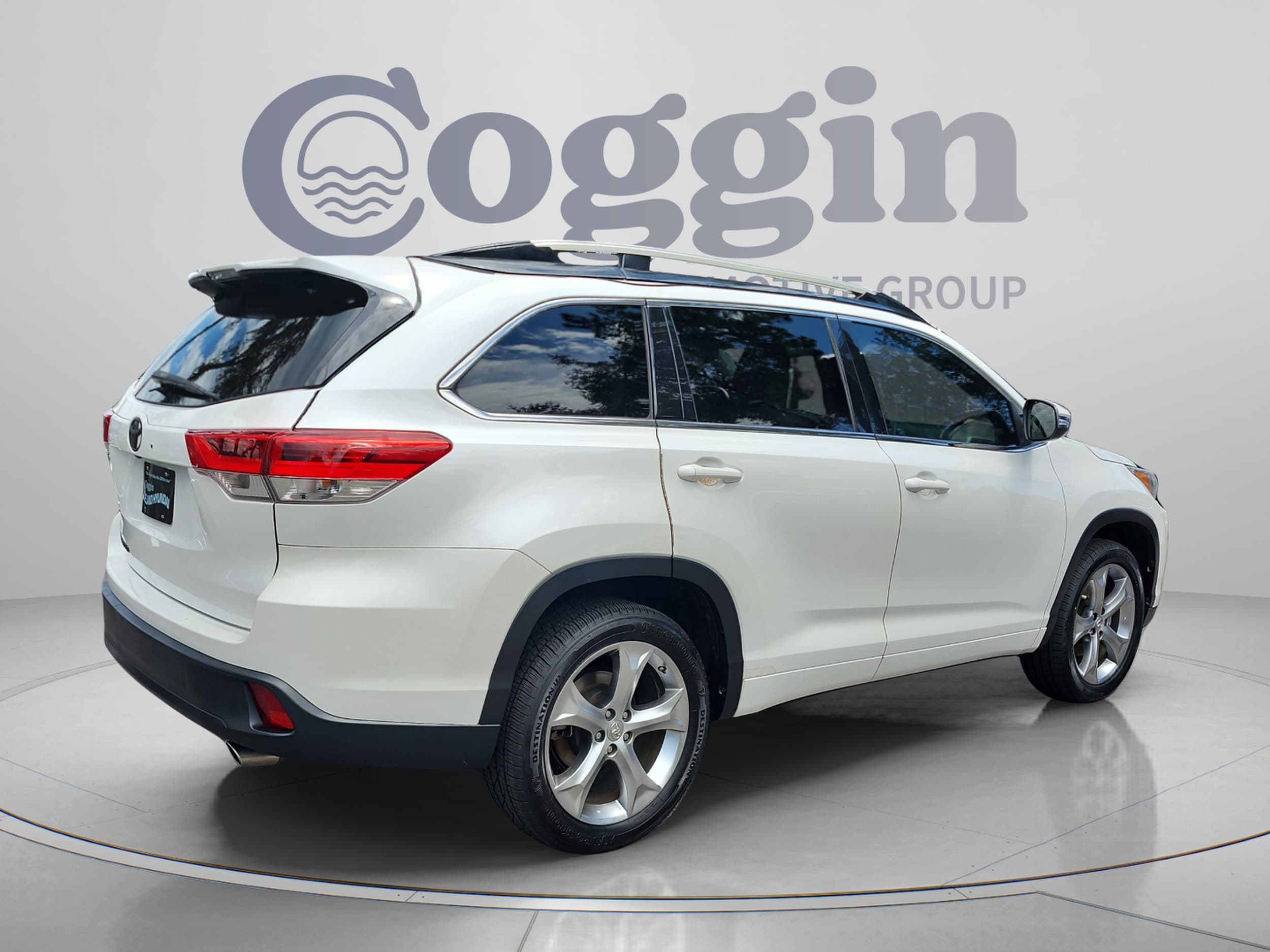 2018 Toyota Highlander LE Plus - Photo 6