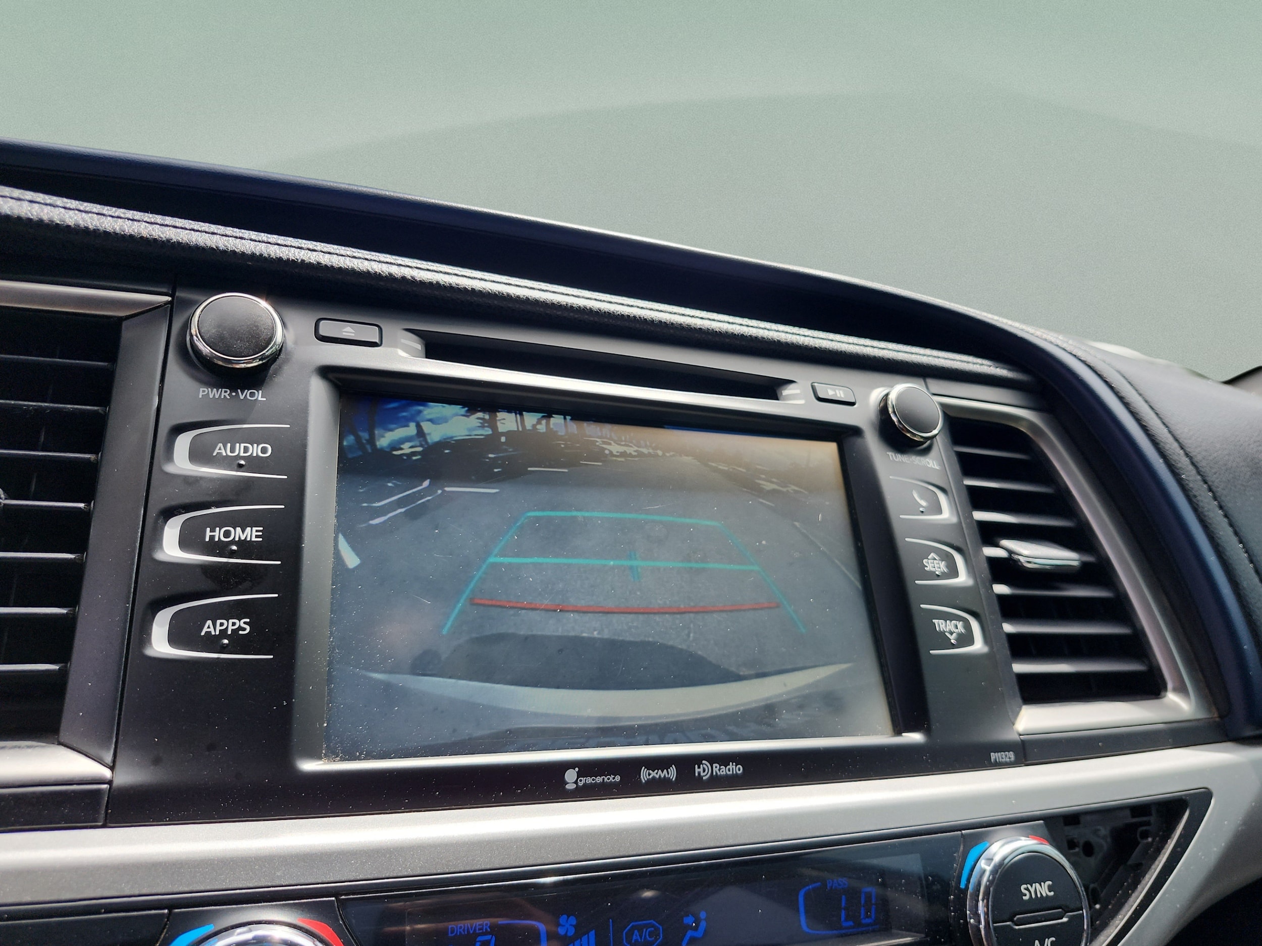 2018 Toyota Highlander LE Plus - Photo 25