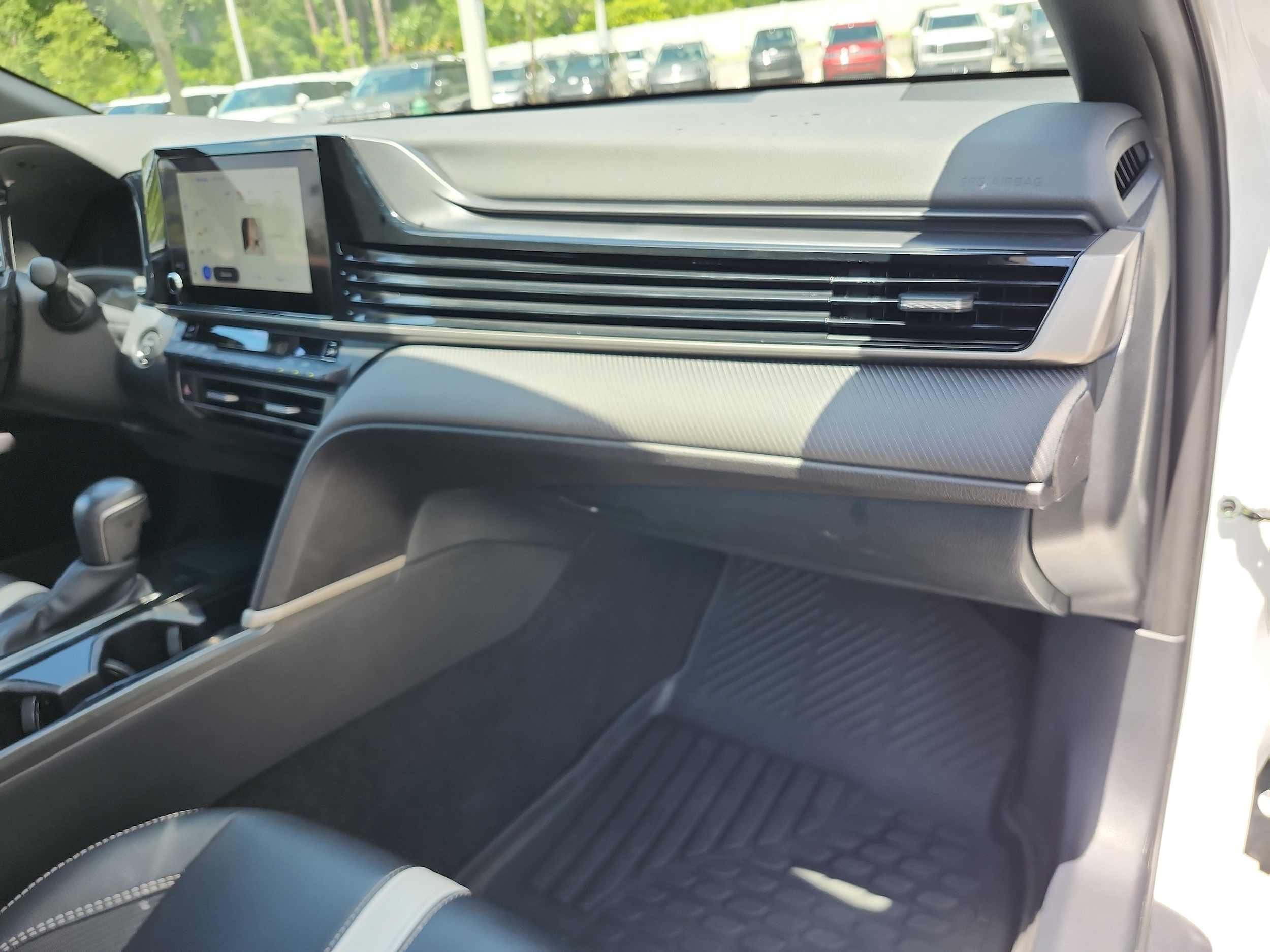2025 Toyota Camry SE - Photo 22
