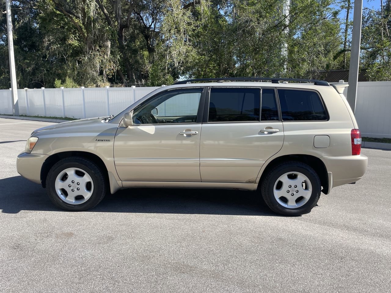 Used 2005 Toyota Highlander Base with VIN JTEEP21A050106553 for sale in DeLand, FL