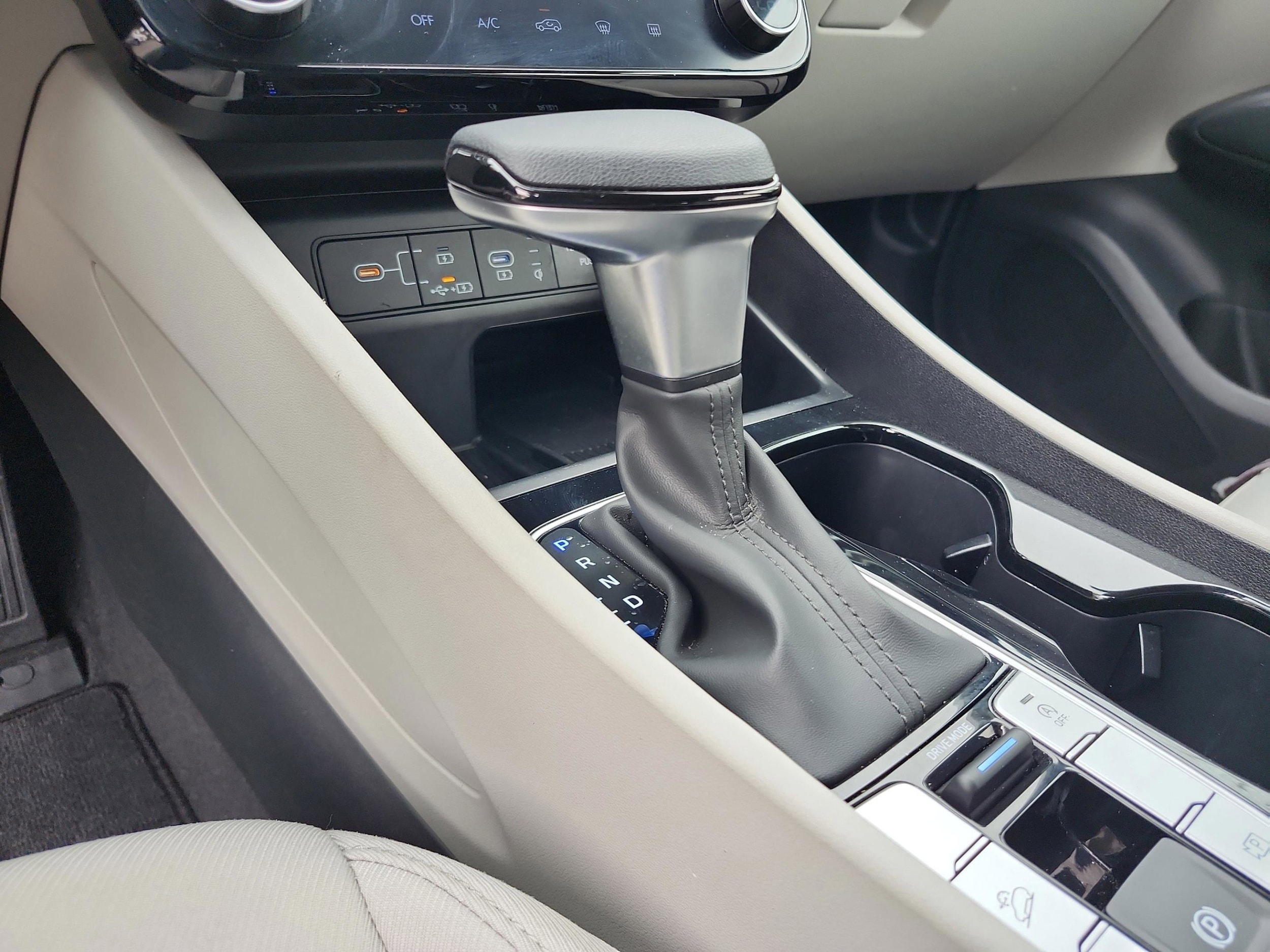 2025 Hyundai Tucson SEL - Photo 14