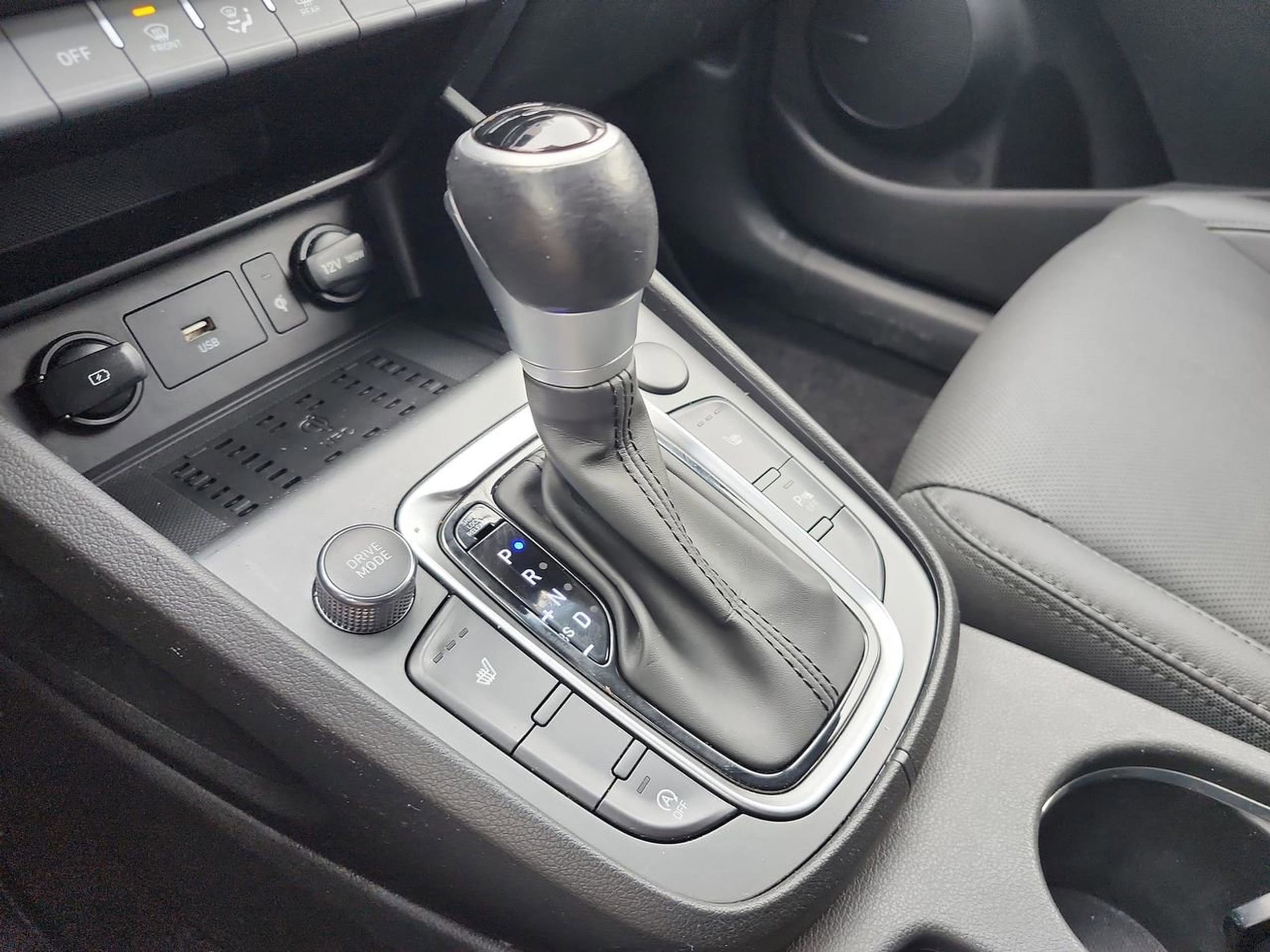 2022 Hyundai Kona Limited - Photo 15