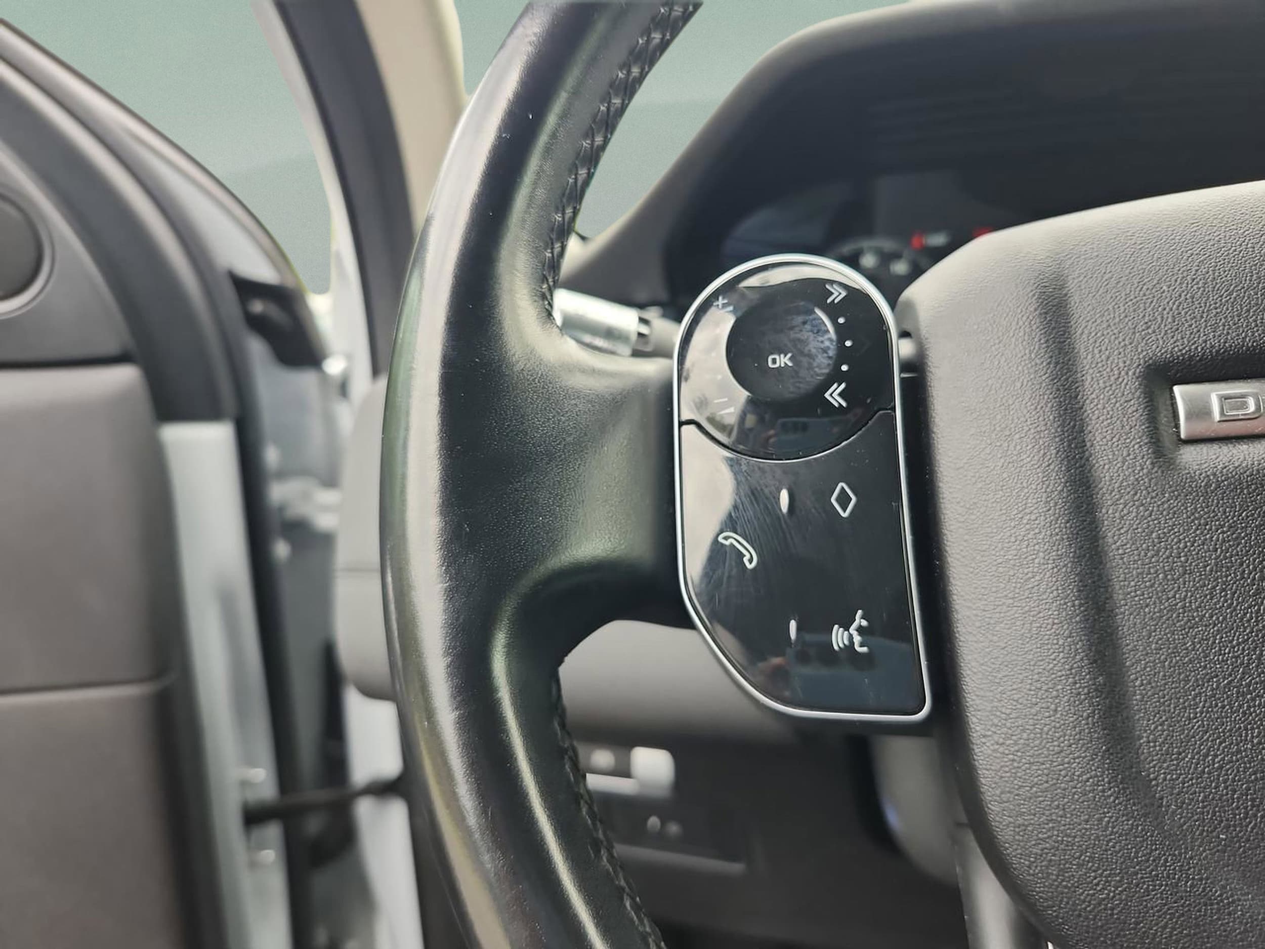 2020 Land Rover Discovery Sport SE - Photo 12