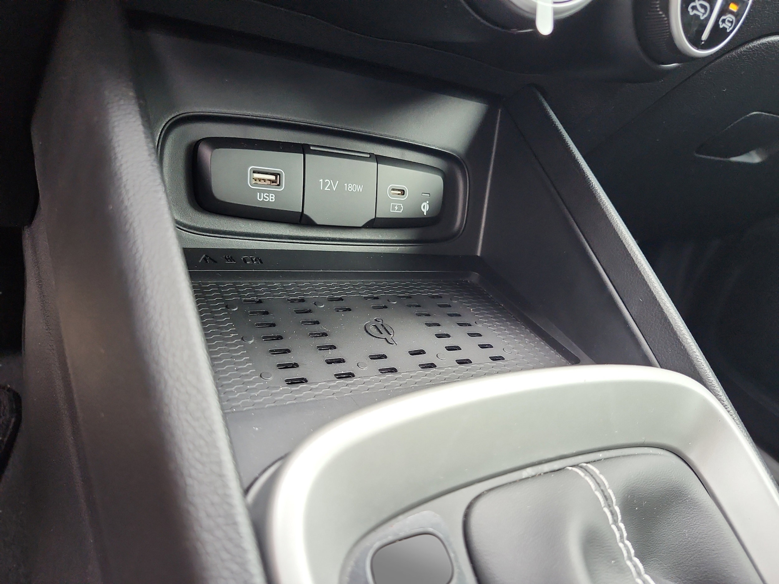 2026 Hyundai Venue SEL - Photo 28