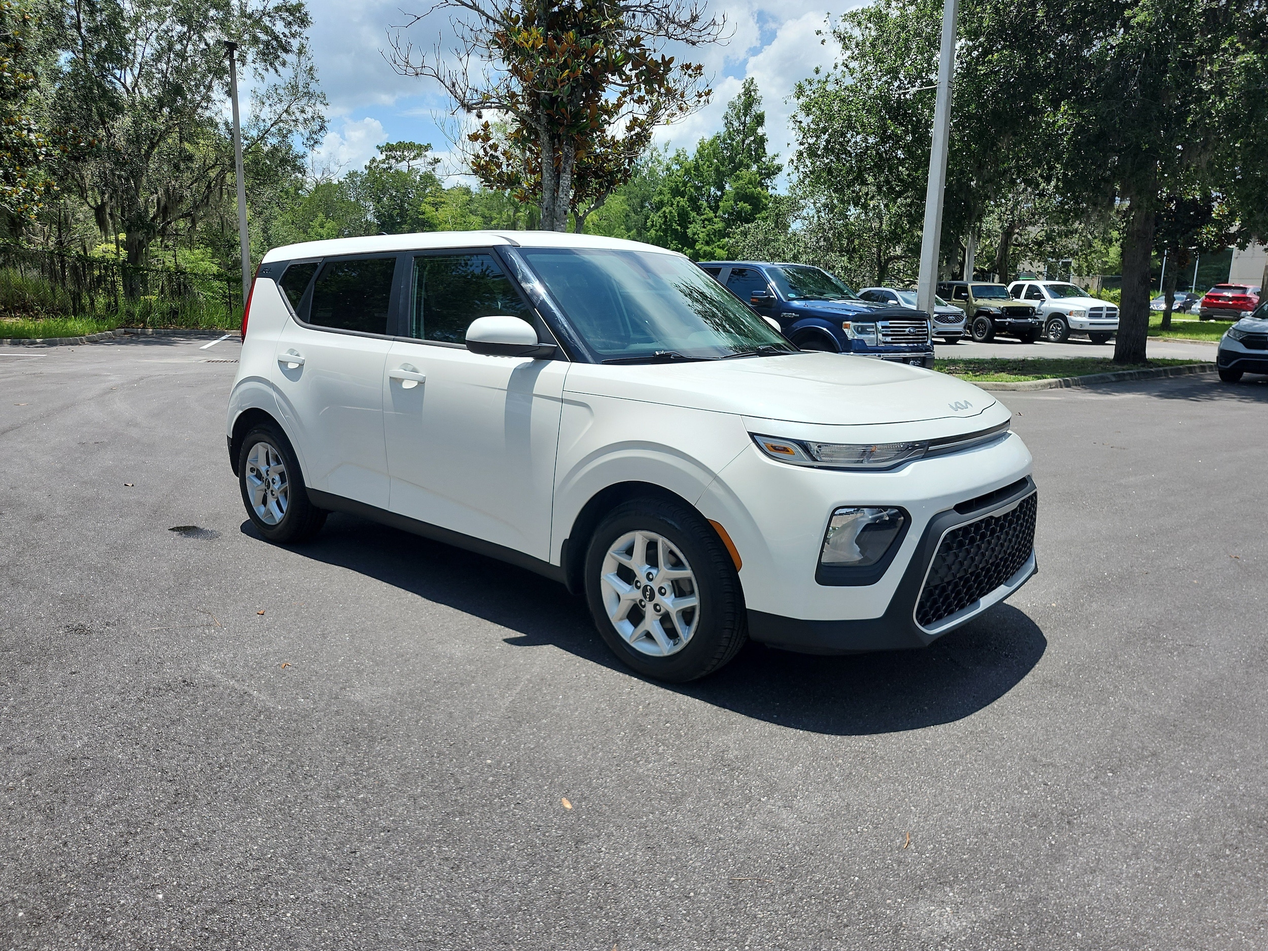 2022 Kia Soul LX - Photo 8