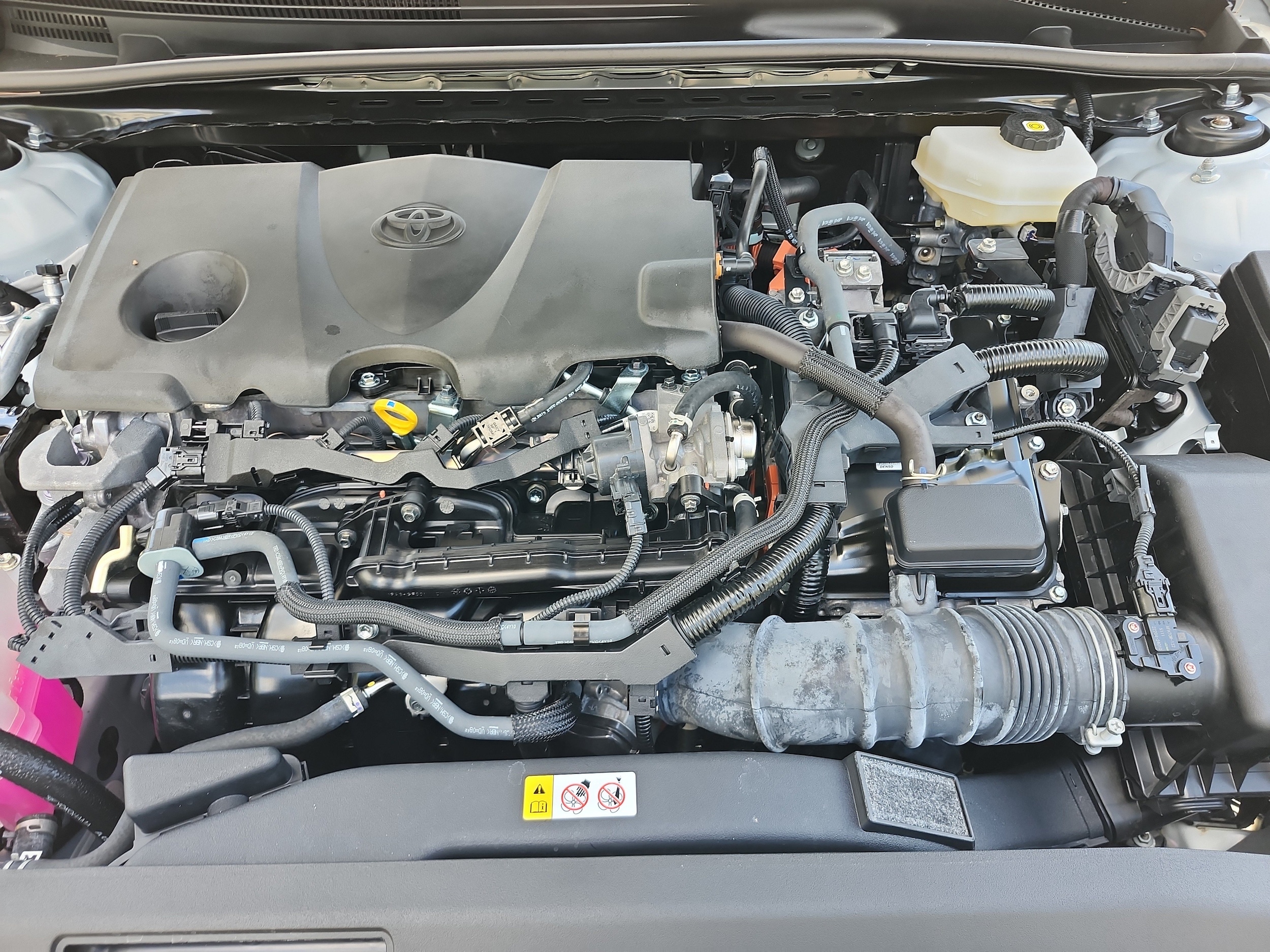 2025 Toyota Camry SE - Photo 23
