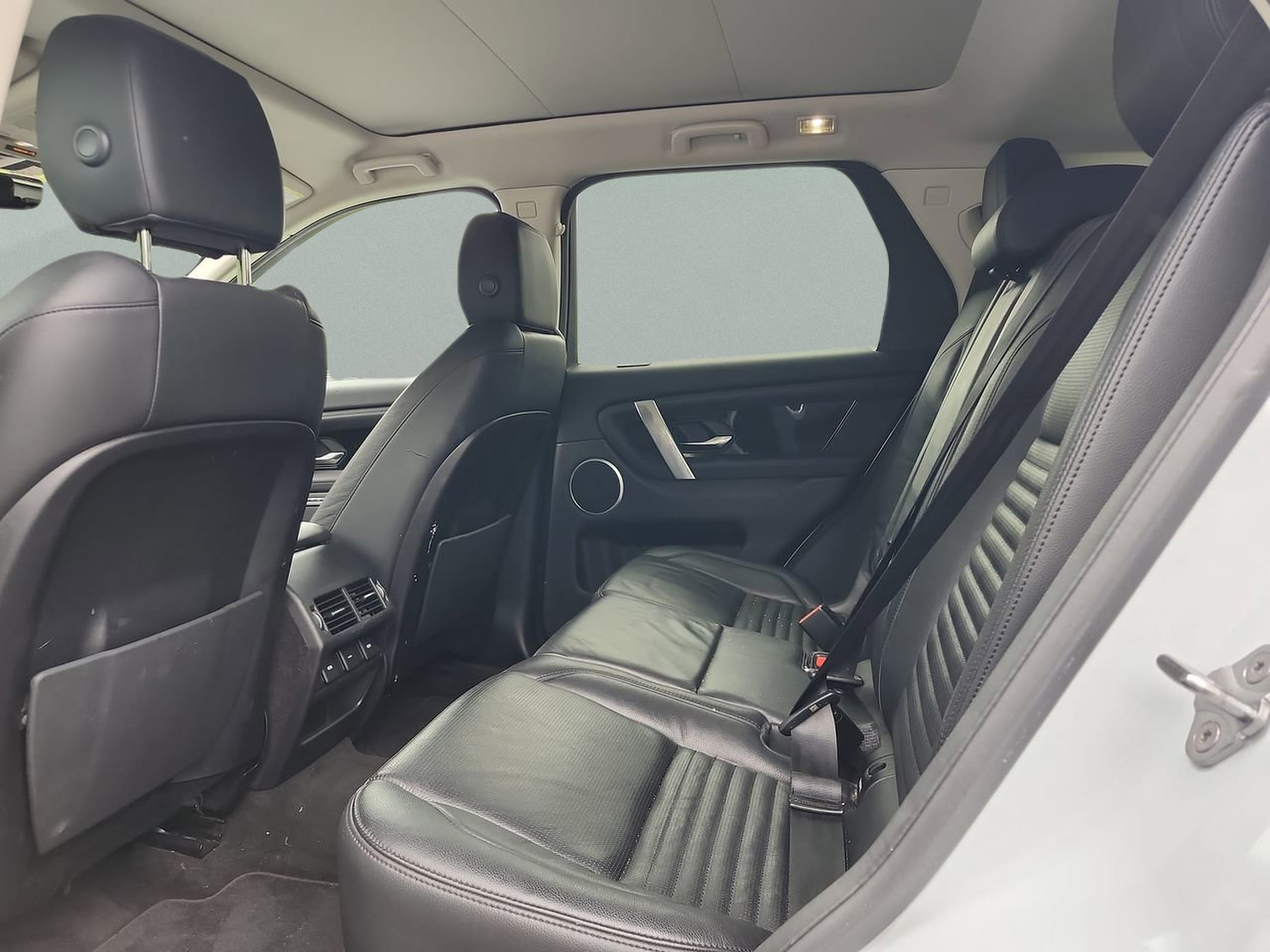 2020 Land Rover Discovery Sport SE - Photo 16
