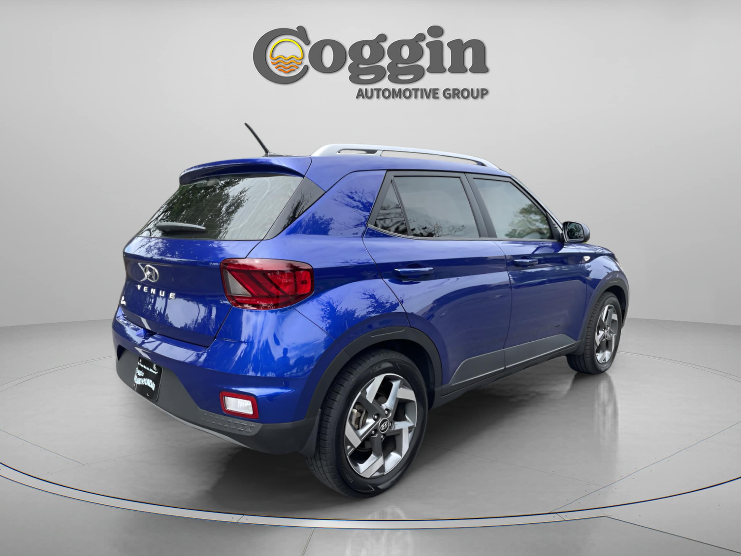 2023 Hyundai Venue Limited - Photo 7