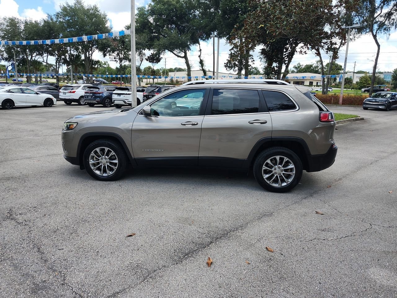 Used 2021 Jeep Cherokee Latitude Lux with VIN 1C4PJLMX8MD214799 for sale in Deland, FL