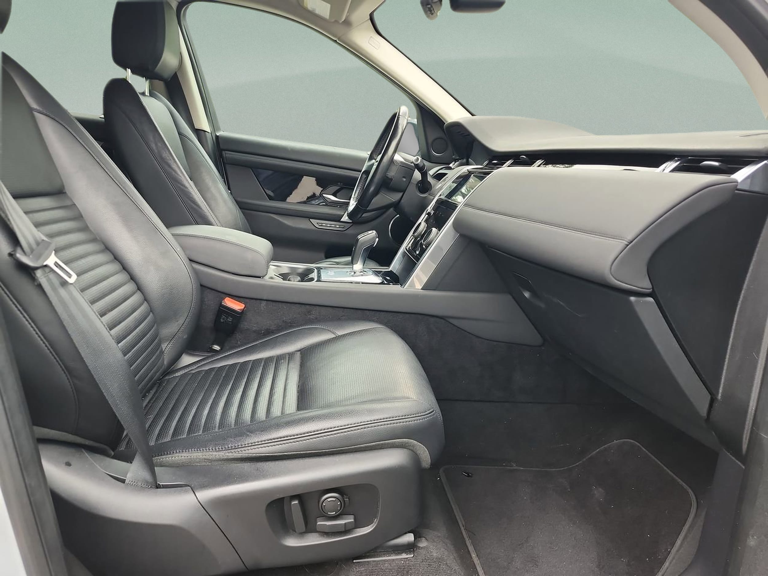 2020 Land Rover Discovery Sport SE - Photo 17