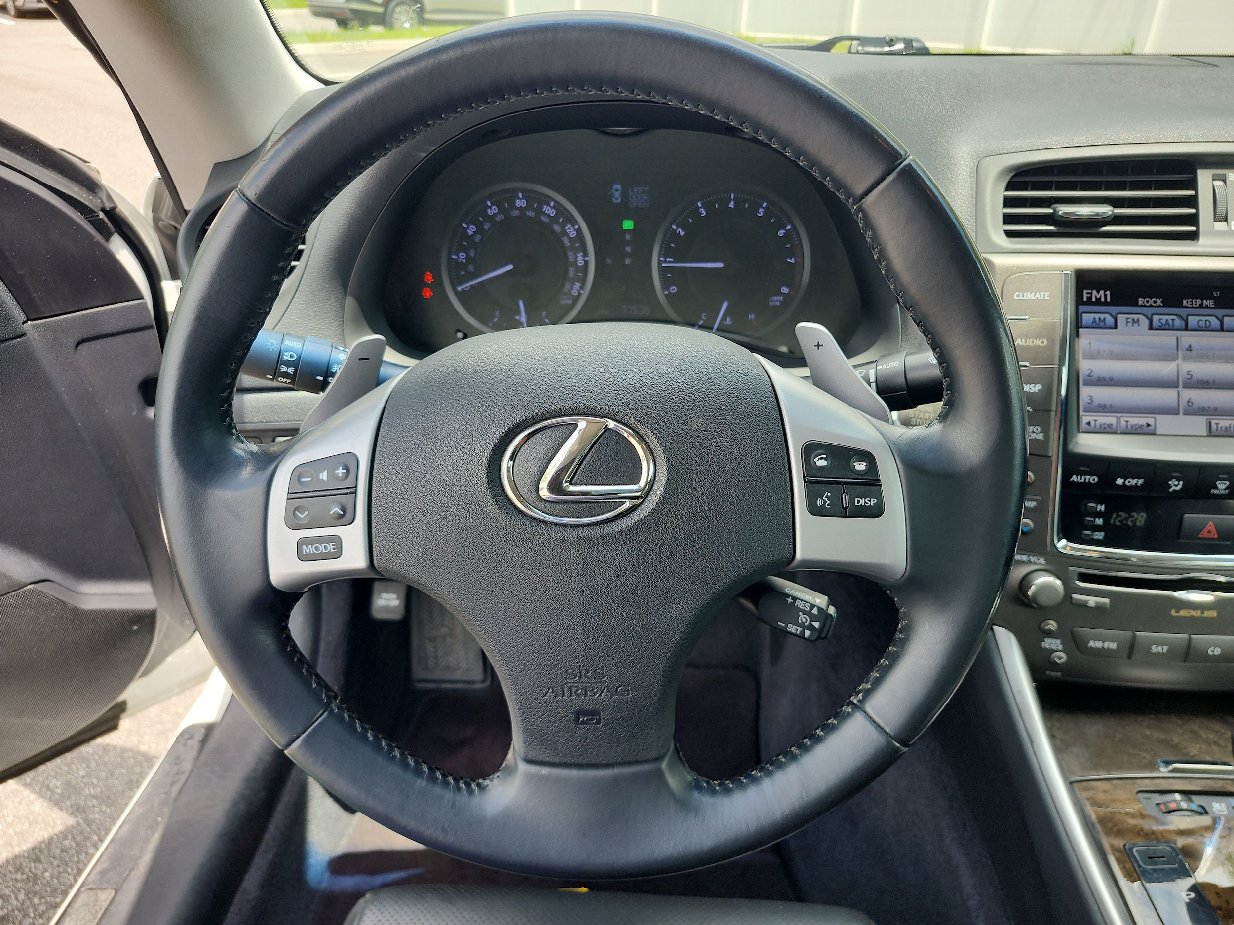 2012 Lexus IS 350 - Photo 11