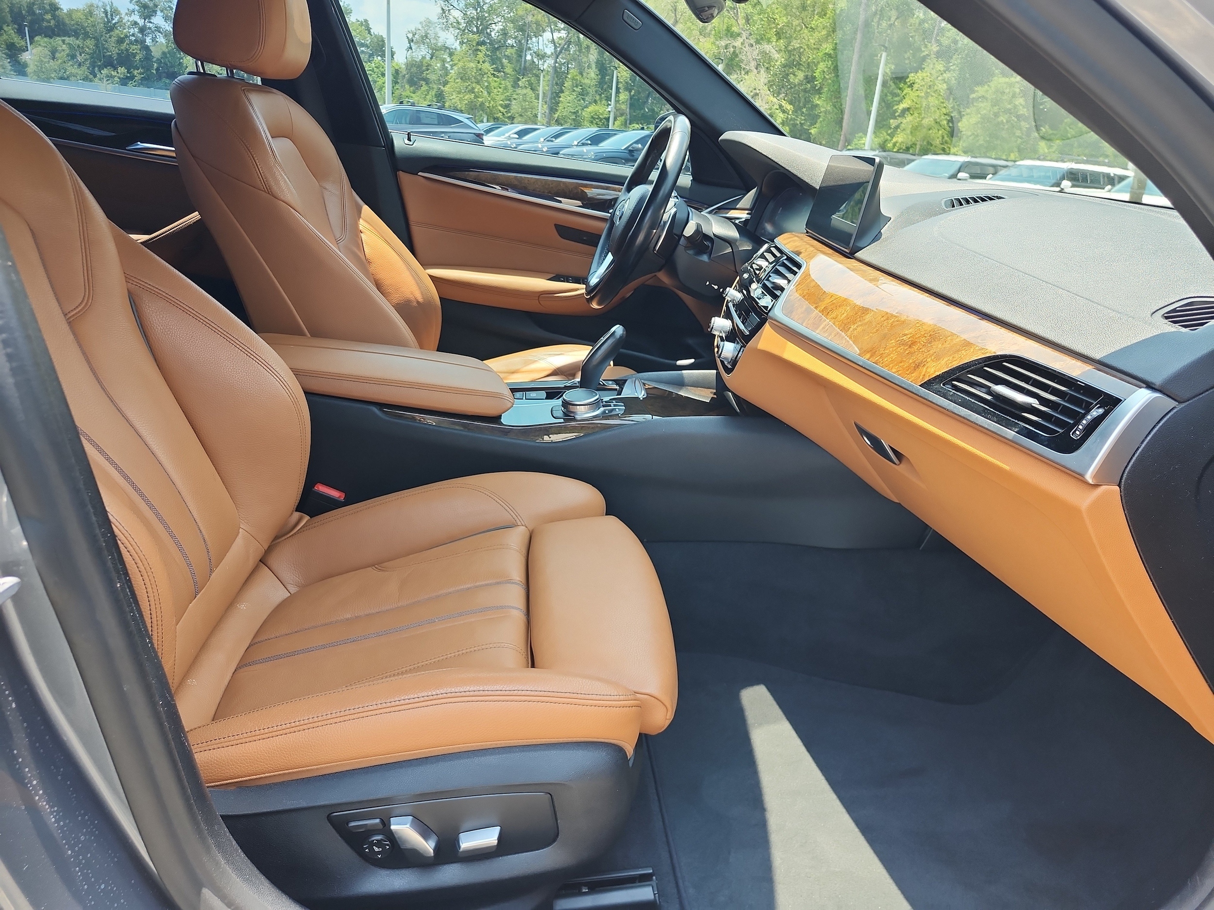 2020 BMW 5 Series 530i - Photo 21