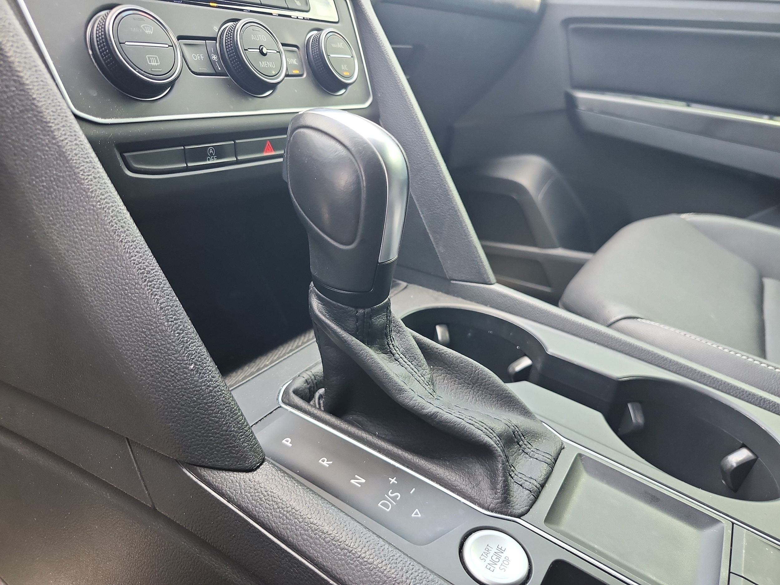 2020 Volkswagen Atlas Cross Sport SE w/Tech R-Line - Photo 16