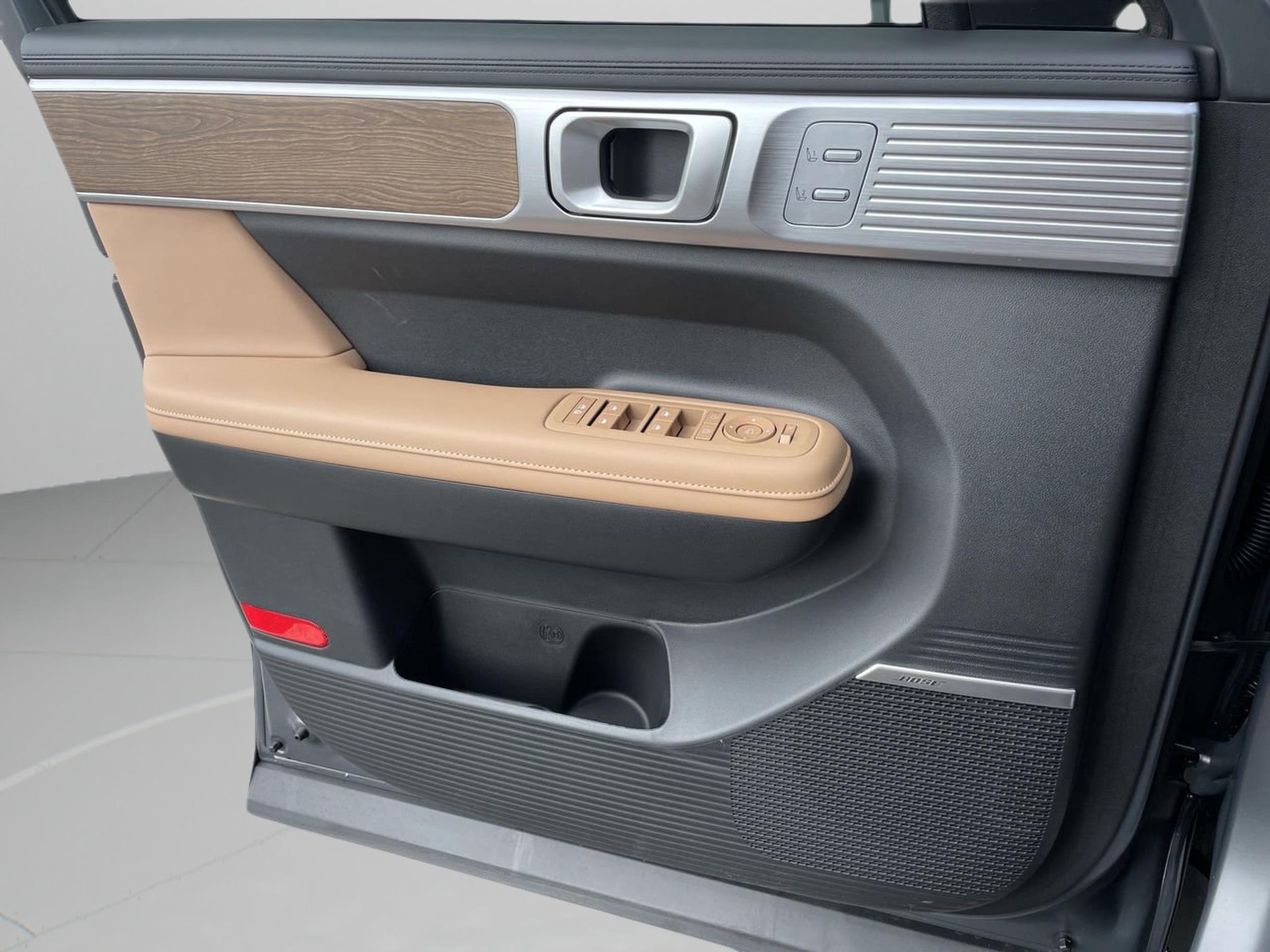 2026 Hyundai Santa Fe Limited - Photo 16