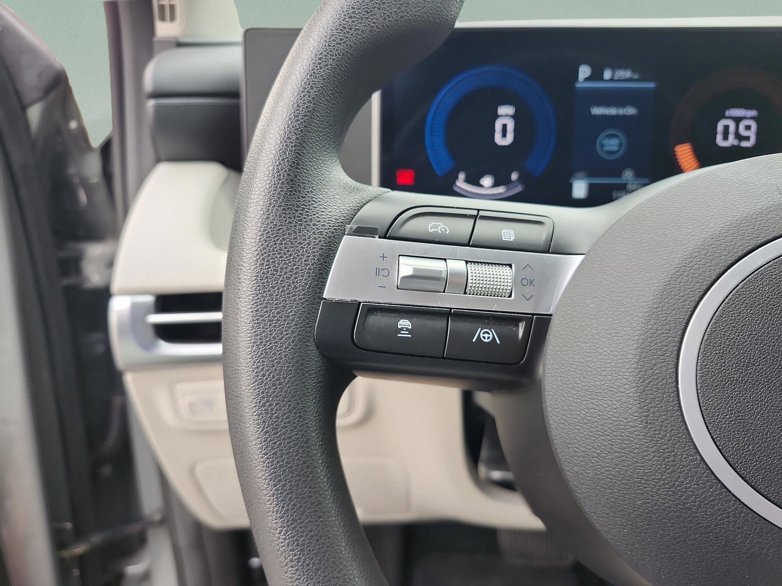 2025 Hyundai Tucson SEL - Photo 13