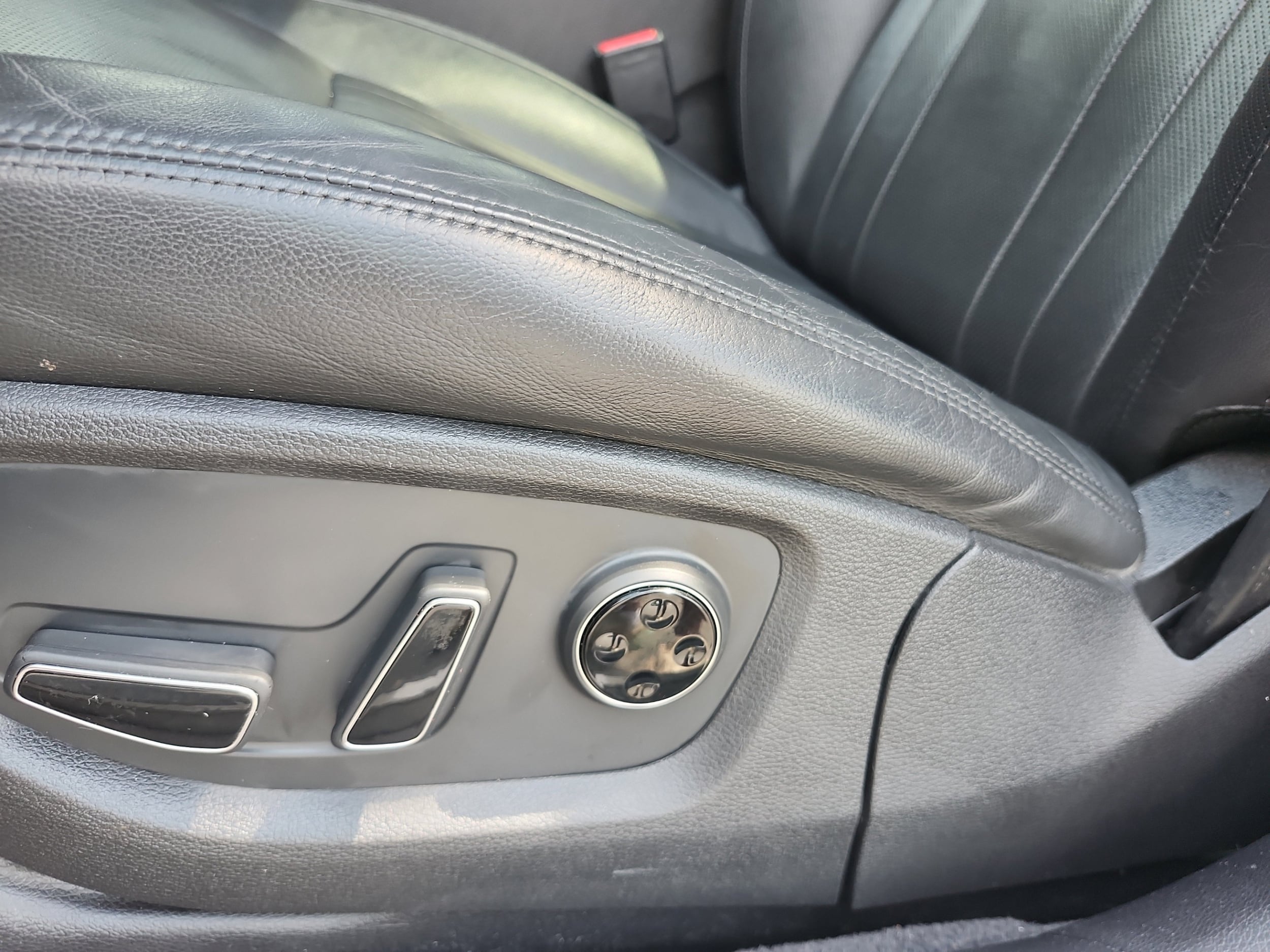 2018 GENESIS G80 Base - Photo 16