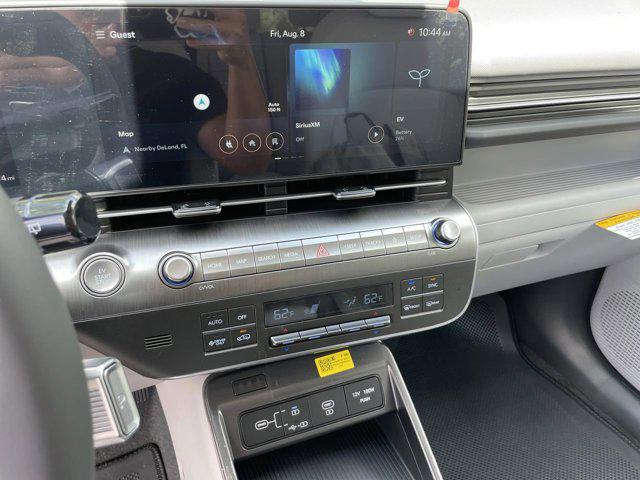 2025 Hyundai Kona EV SEL - Photo 12