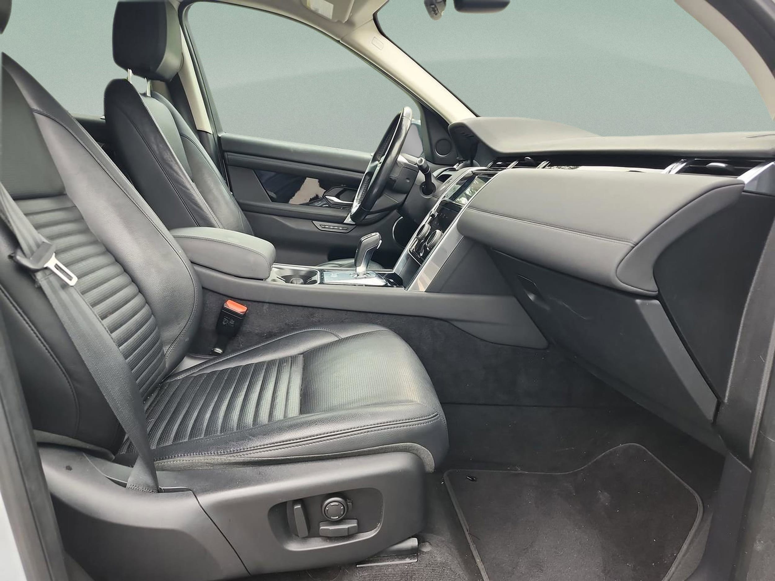 2020 Land Rover Discovery Sport SE - Photo 17