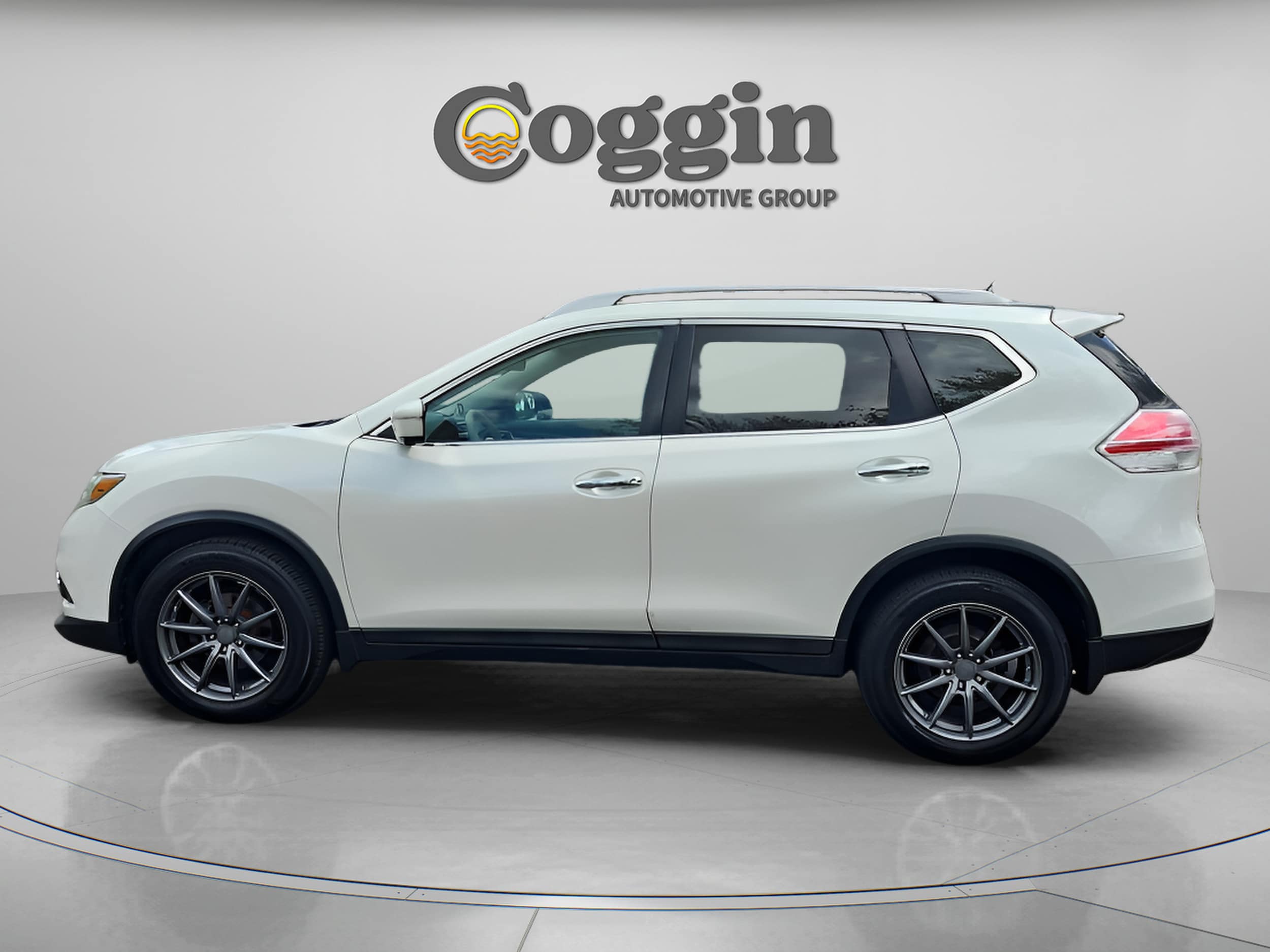 Used 2015 Nissan Rogue SL with VIN 5N1AT2MT0FC848359 for sale in DeLand, FL