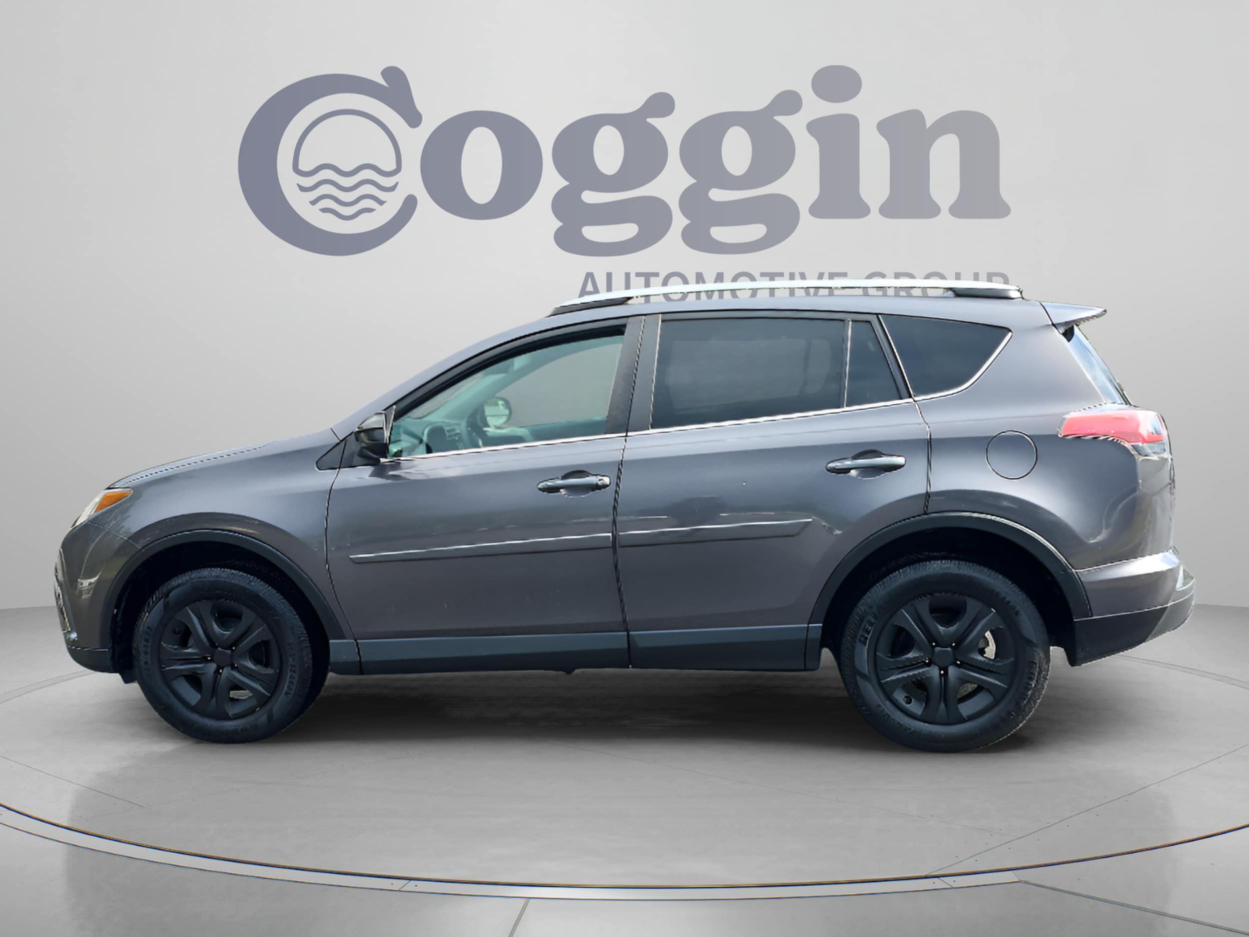 Used 2018 Toyota RAV4 LE with VIN 2T3ZFREV4JW451430 for sale in DeLand, FL